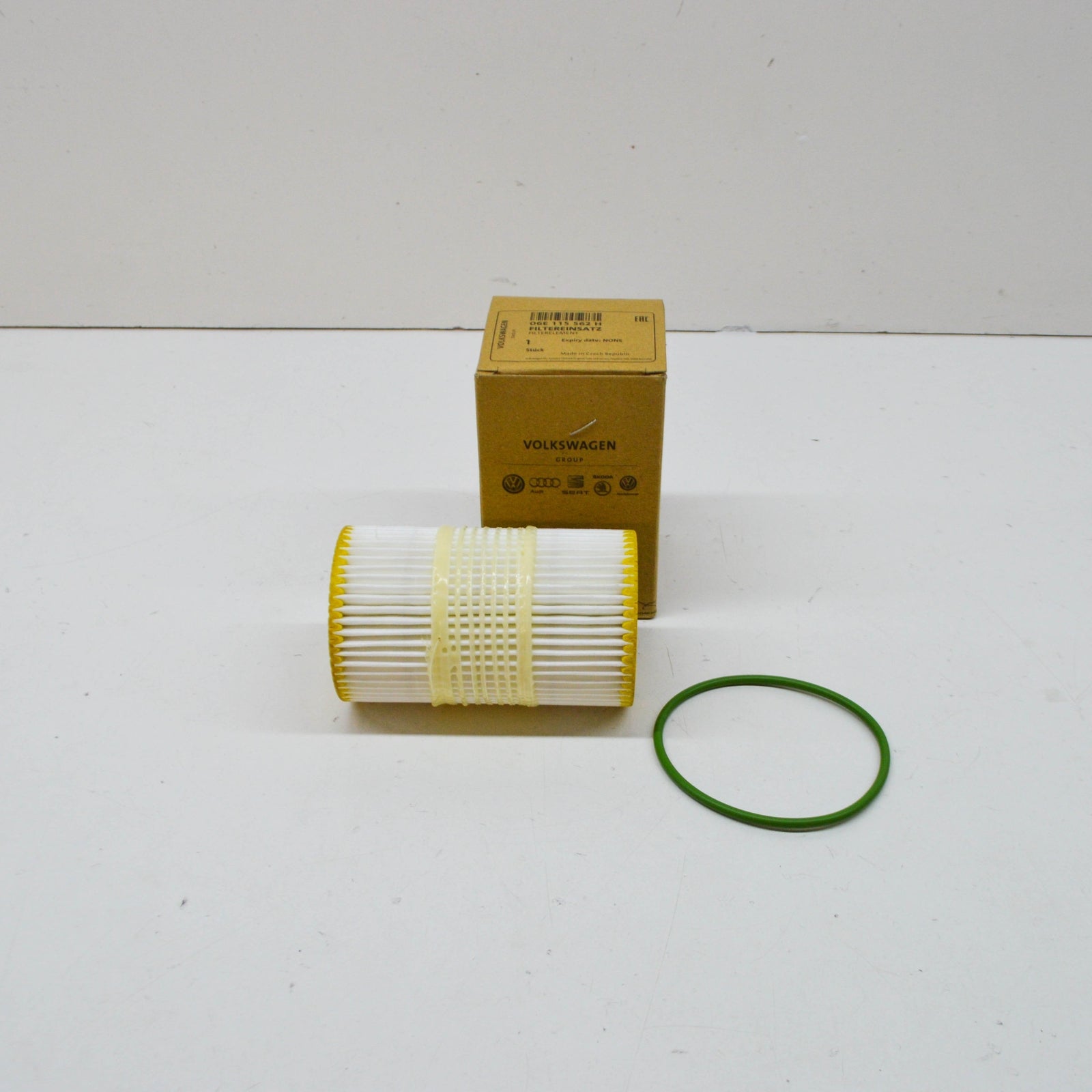 NEW AUDI A6 C6 OIL FILTER 06E115562H 3.0 PETROL ORIGINAL