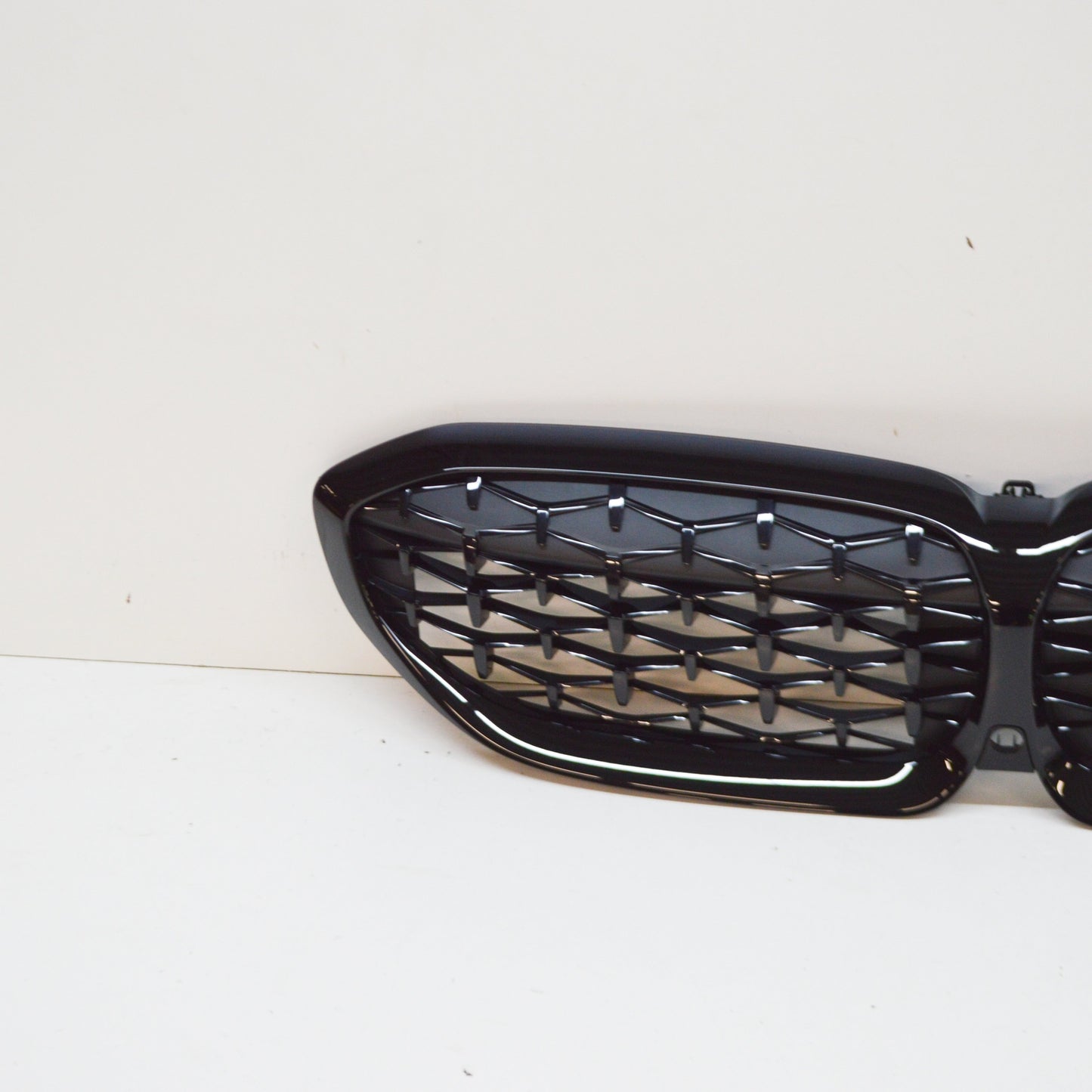 new bmw 3 g20, g28 front upper grill 51139448475 9448475 original