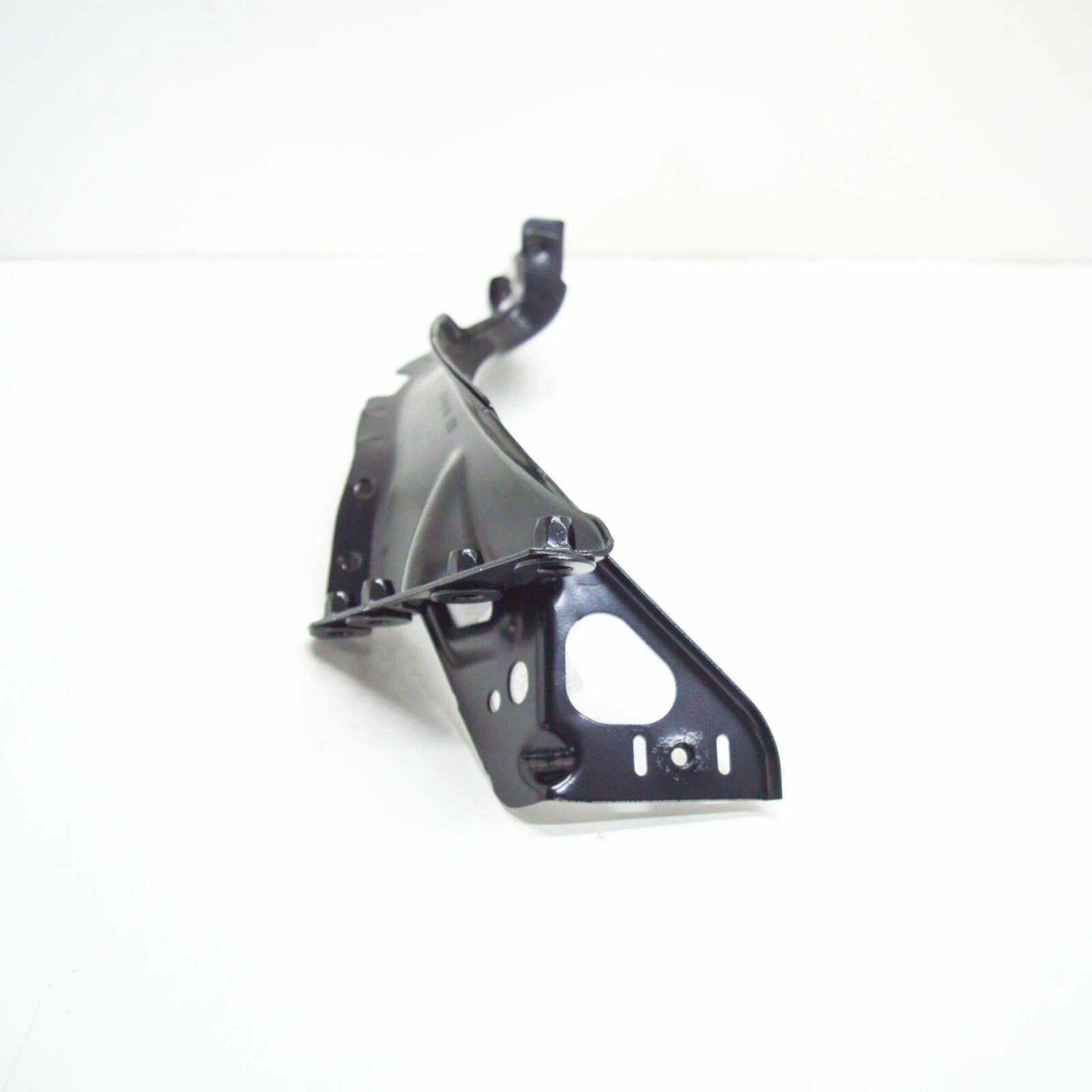 NEW AUDI A6 C7 FRONT RIGHT WING FENDER BRACKET 4G0821136A 2015