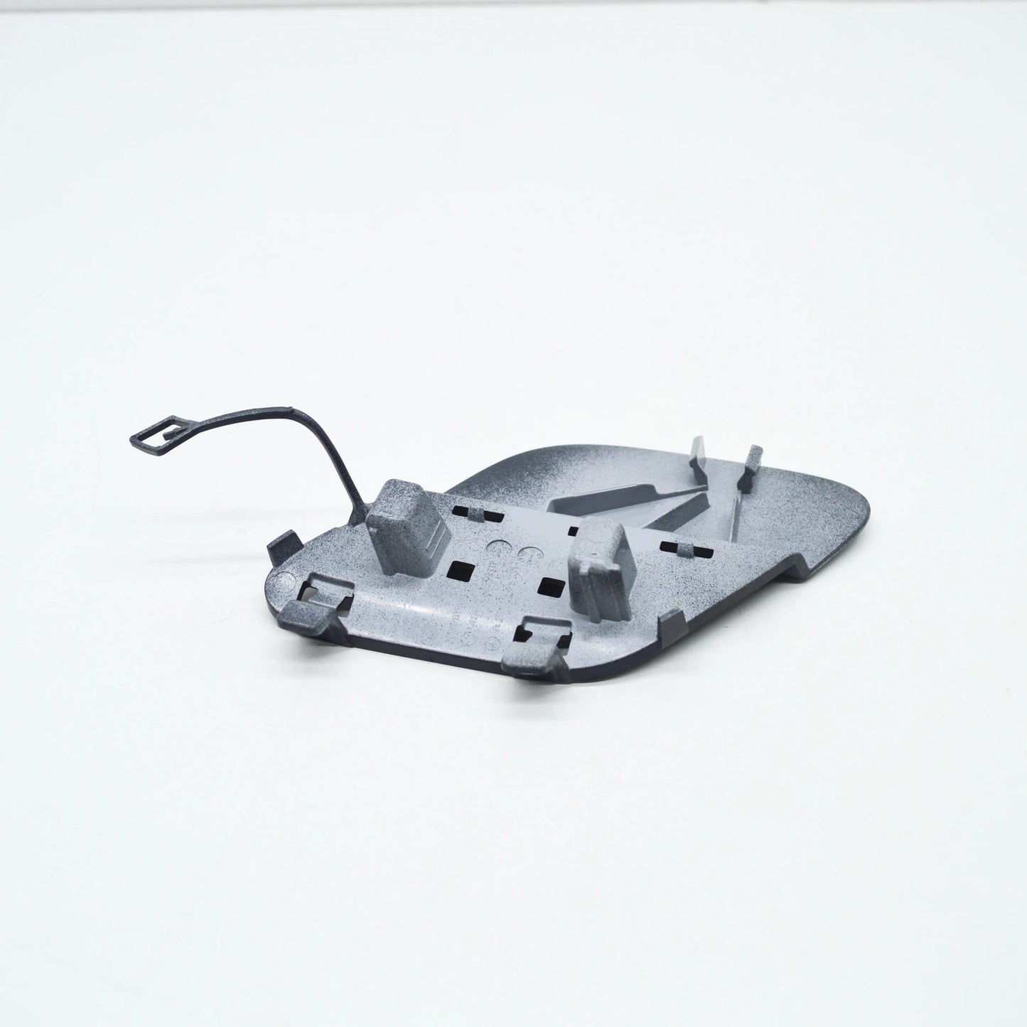 NEW MERCEDES-BENZ CLS C257 REAR BUMPER TOW EYE COVER A25788596009999 ORIGINAL