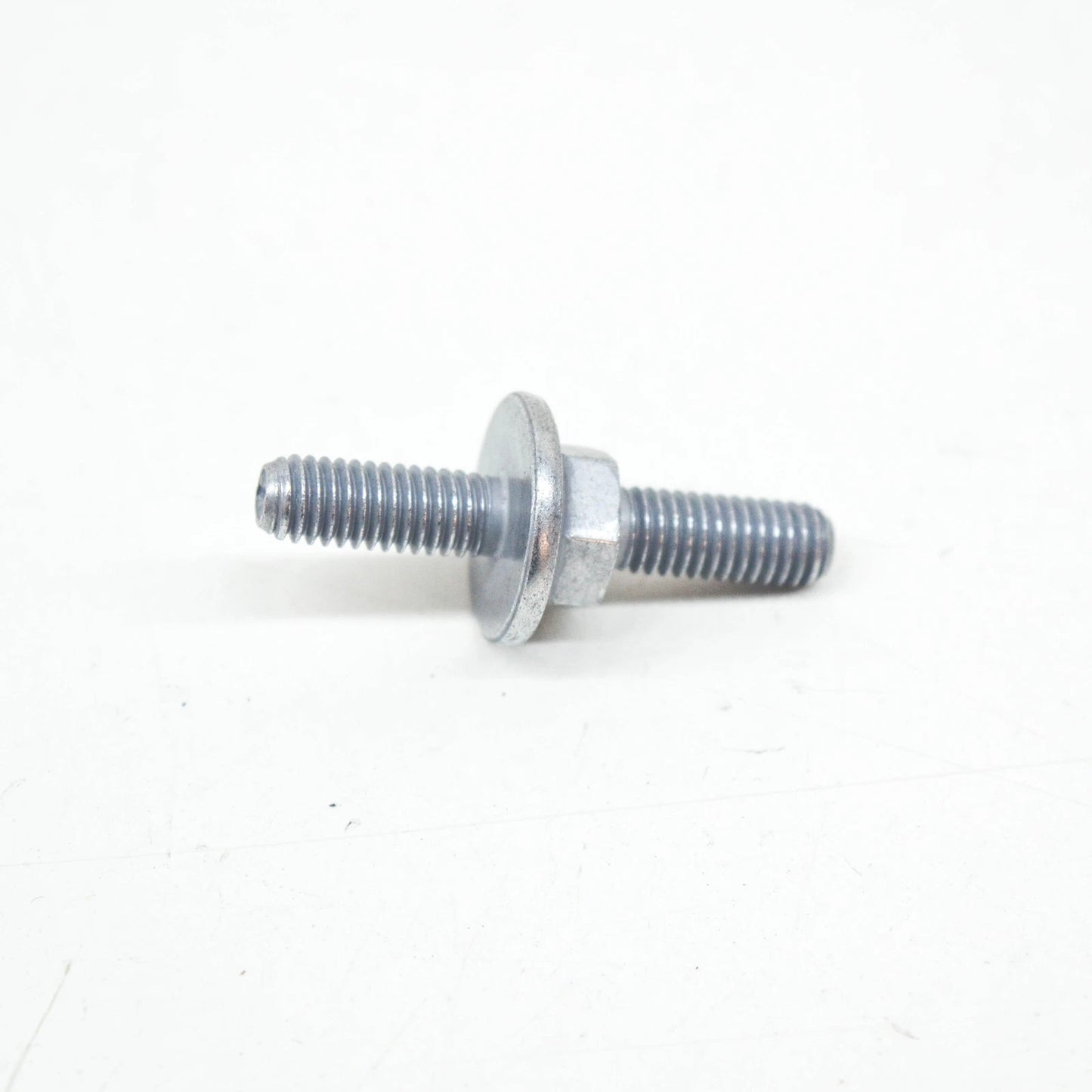 NEW AUDI Q7 4M FRONT LEFT FENDER MOUNT KIT HARDWARE V04017001G