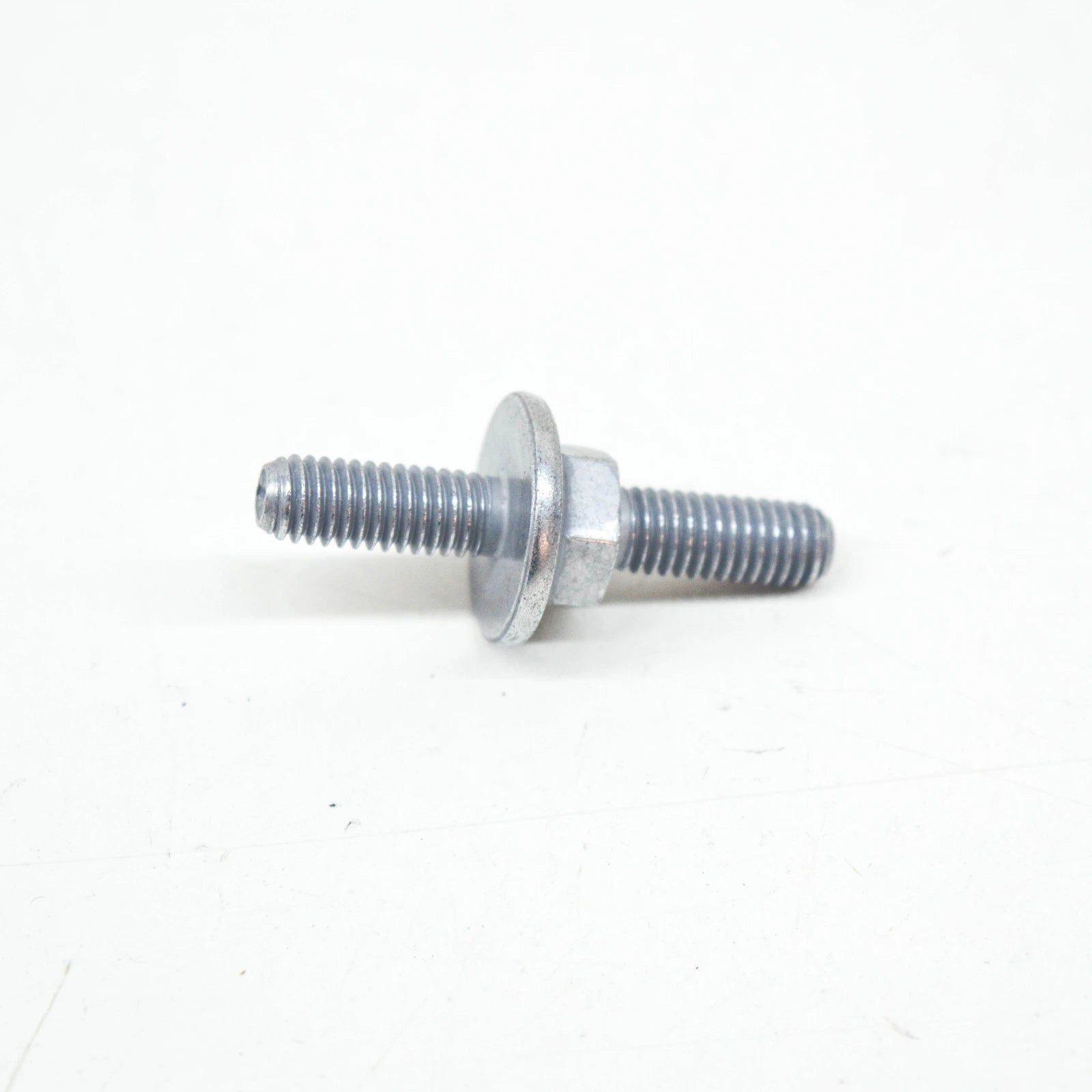 NEW AUDI Q7 4M FRONT LEFT FENDER MOUNT KIT HARDWARE V04017001G