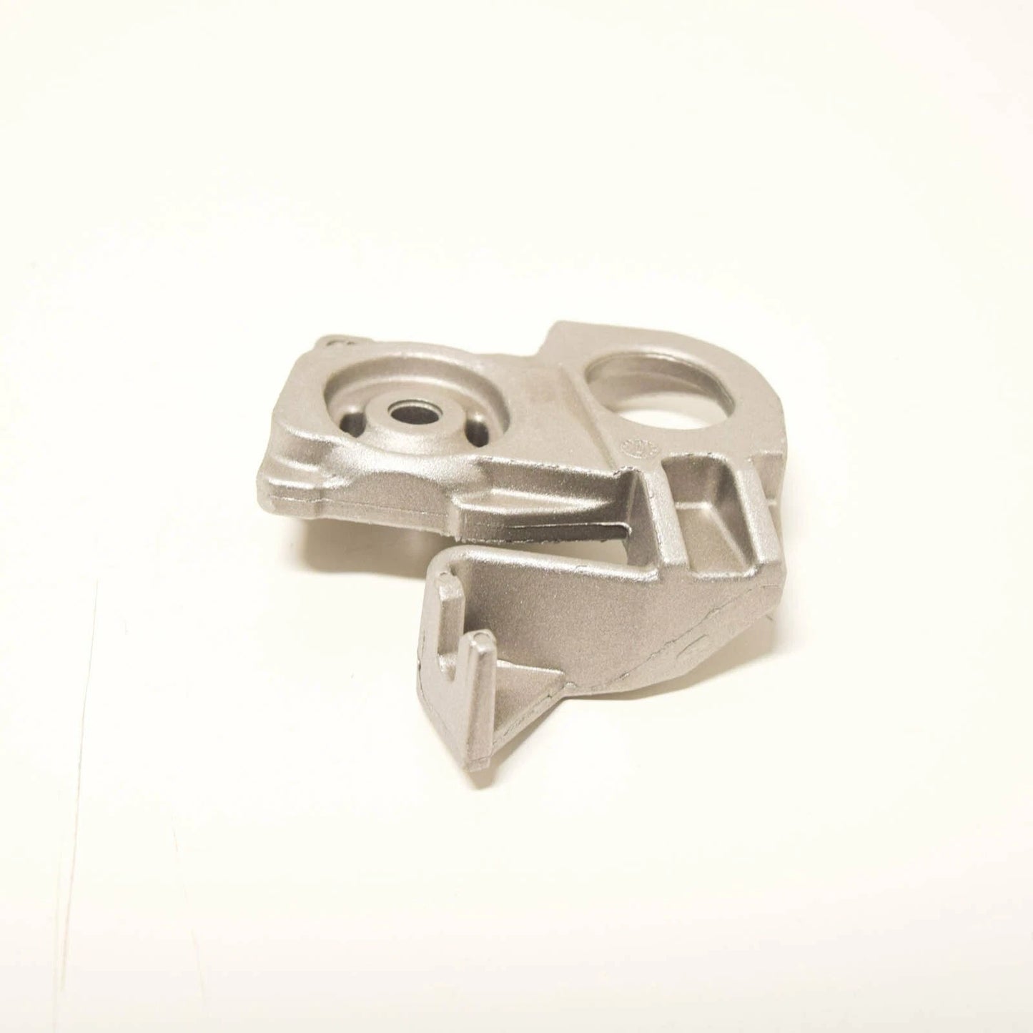 NEW MERCEDES-BENZ E W212 FRONT STIFFENING RIGHT BRACKET A2045010620