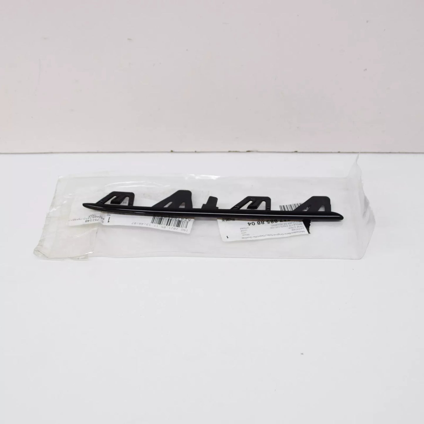 NEW MERCEDES-BENZ GLA H247 FRONT BUMPER RIGHT LOWER TRIM A2478858804 ORIGINAL