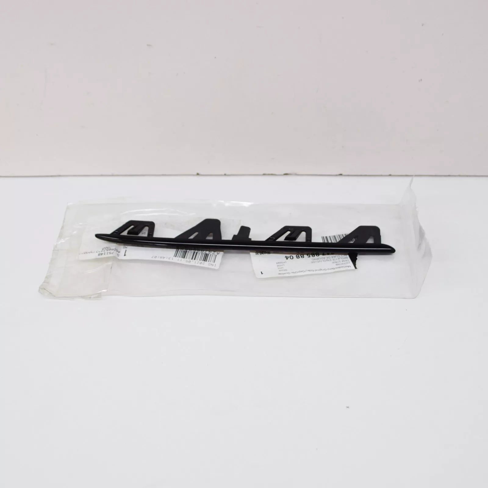 NEW MERCEDES-BENZ GLA H247 FRONT BUMPER RIGHT LOWER TRIM A2478858804 ORIGINAL
