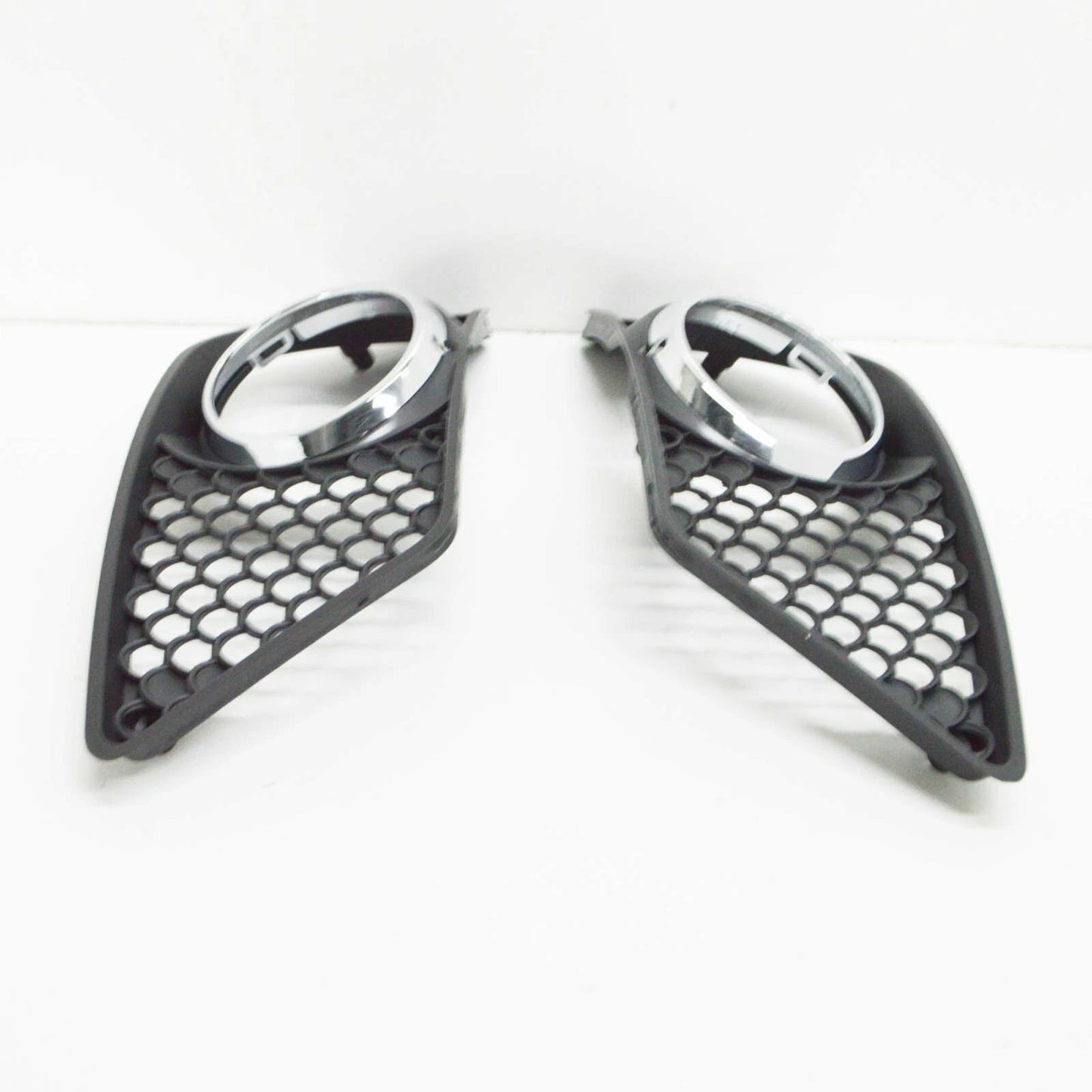 NEW MB C-CLASS W204 AMG FRONT BUMPER FOG GRILLE A2048850353 A2048850253 ORIGINAL