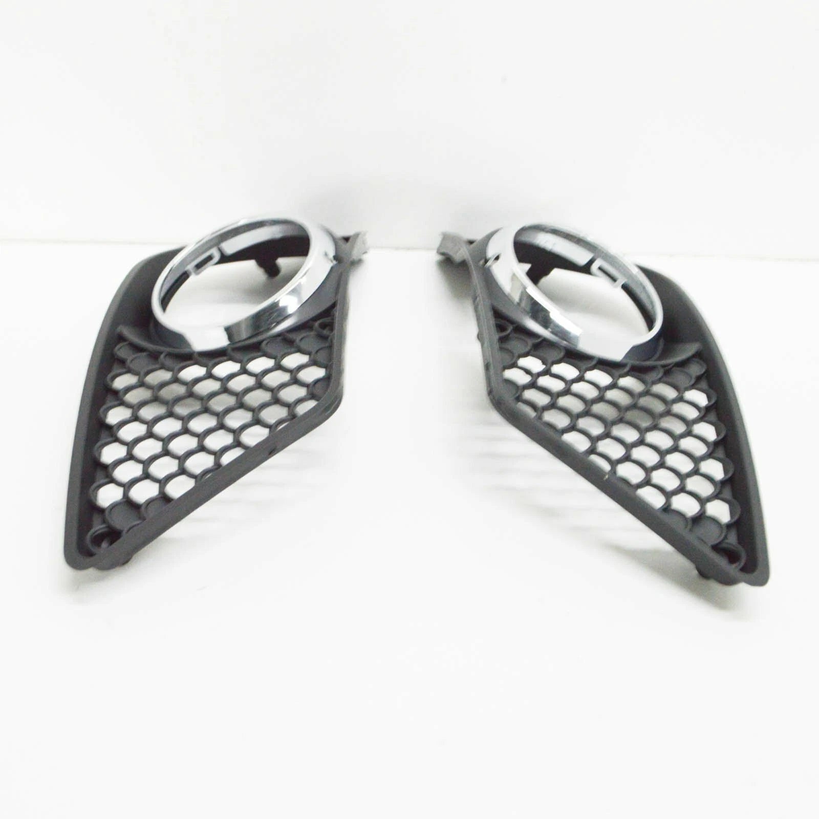 NEW MB C-CLASS W204 AMG FRONT BUMPER FOG GRILLE A2048850353 A2048850253 ORIGINAL