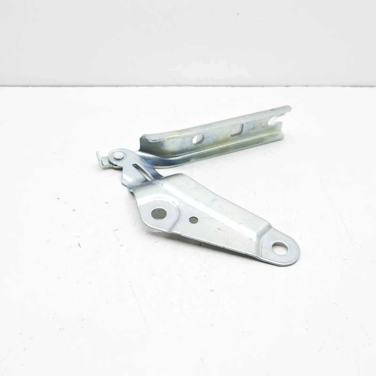 NEW VOLKSWAGEN T-ROC A11 FRONT LEFT BONNET HOOD HINGE 2GA823301B