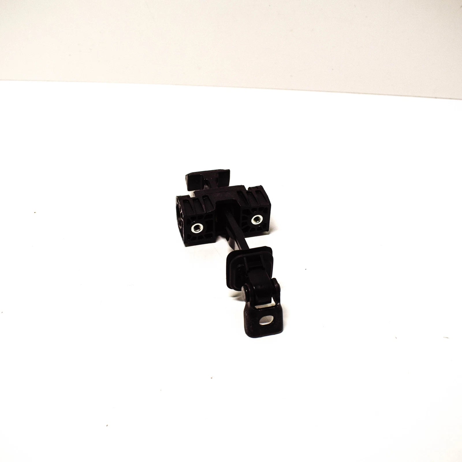 NEW VOLKSWAGEN AMAROK 2H FRONT DOOR CATCH LEFT OR RIGHT 2H0837249