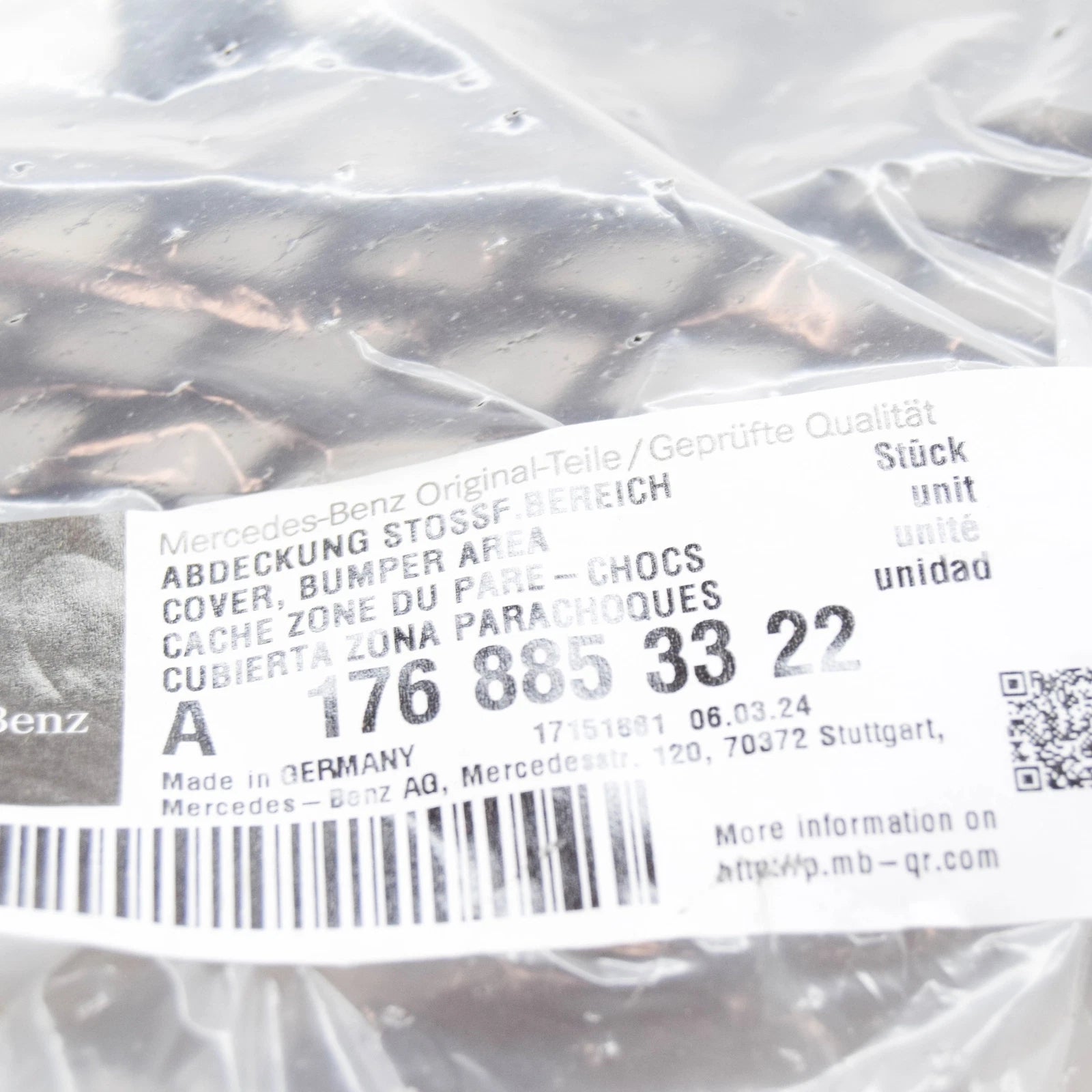 NEW MERCEDES BENZ A W176 FRONT BUMPER CENTRAL GRILLE A1768853322 ORIGINAL