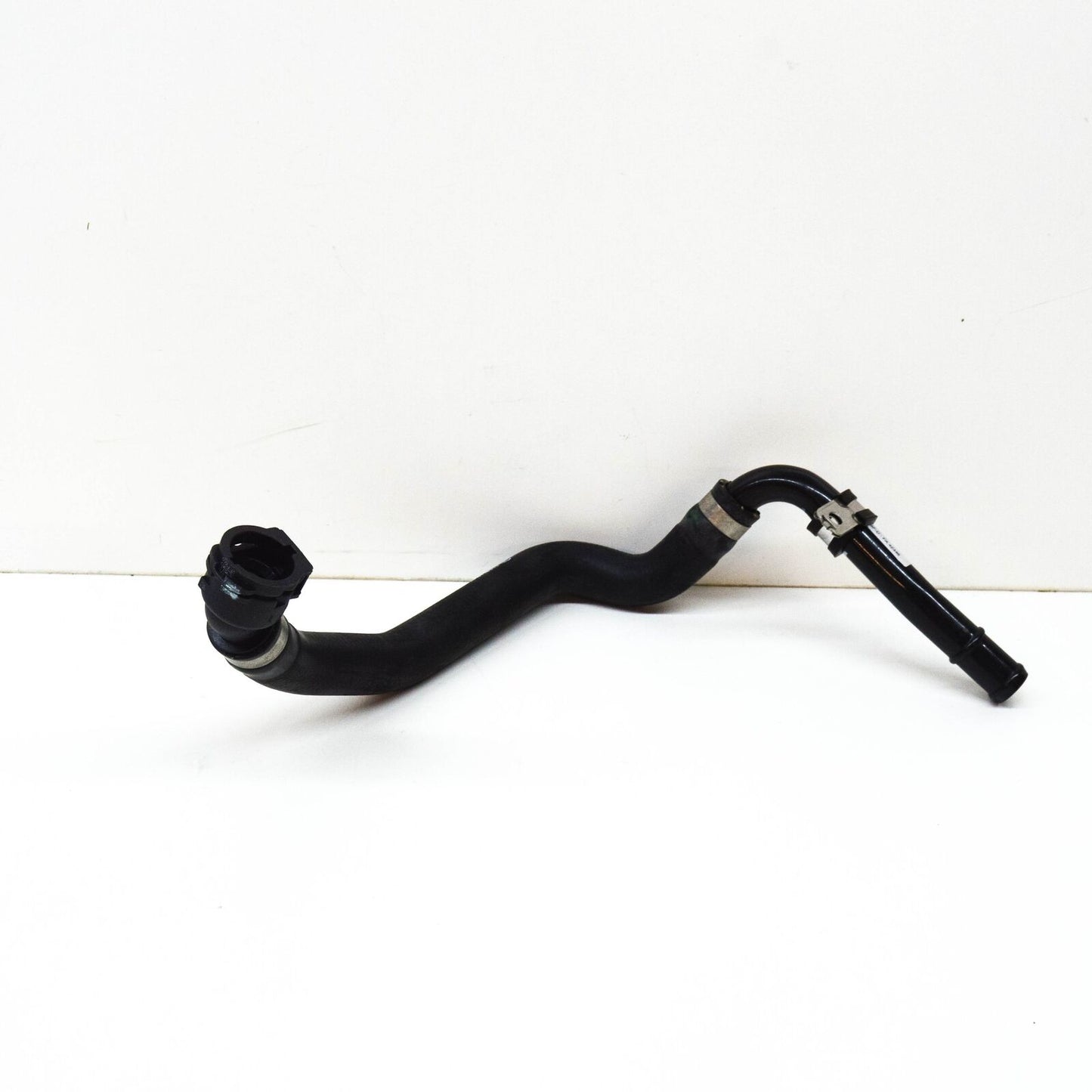 NEW MERCEDES-BENZ CLS C218 COOLANT HOSE A2125010064 ORIGINAL