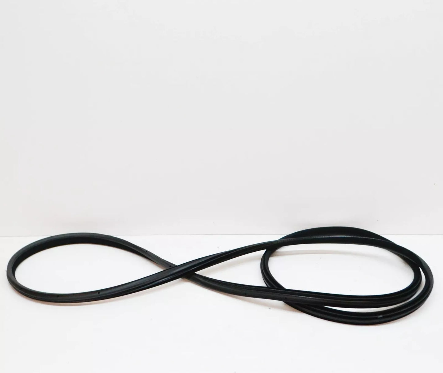 NEW MERCEDES-BENZ G W463 FRONT LEFT DOOR SEAL A46372102809051 ORIGINAL