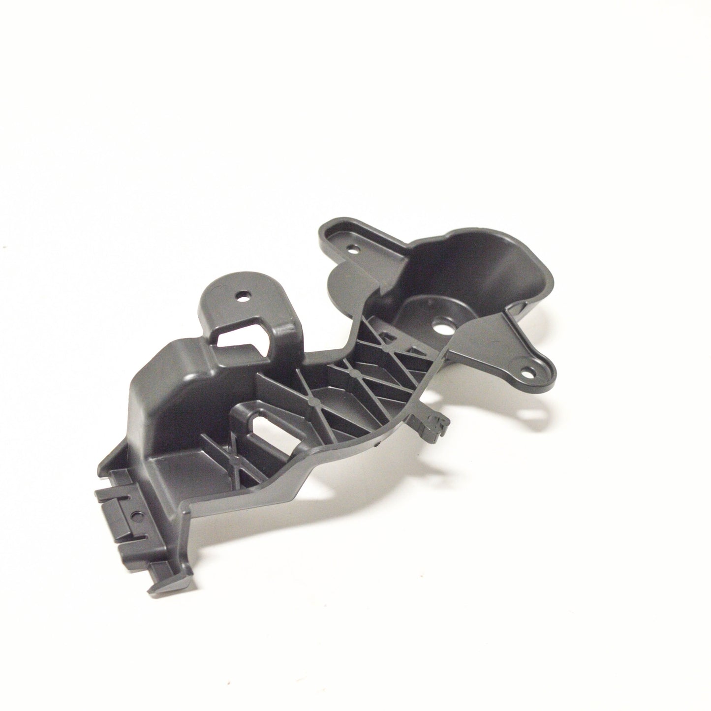 NEW MERCEDES BENZ C W205 REAR BUMPER LEFT BRACKET HOLDER A2058851914 ORIGINAL