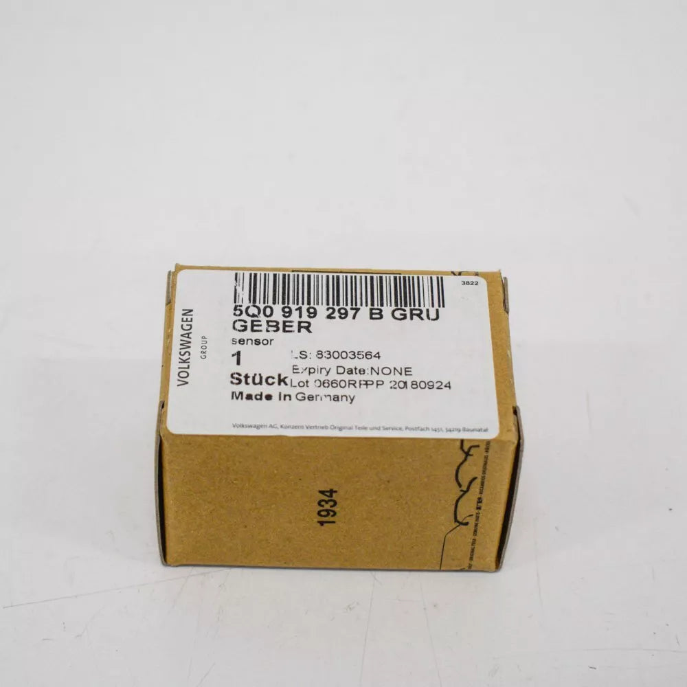 NEW AUDI TT FV 8S FRONT PARKING SENSOR 5Q0919297BGRU