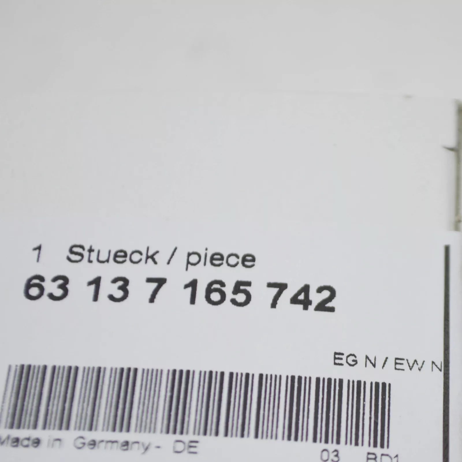 NEW BMW 5 E60 FRONT RIGHT FENDER TURN SIGNAL 63137165742 7165742 ORIGINAL