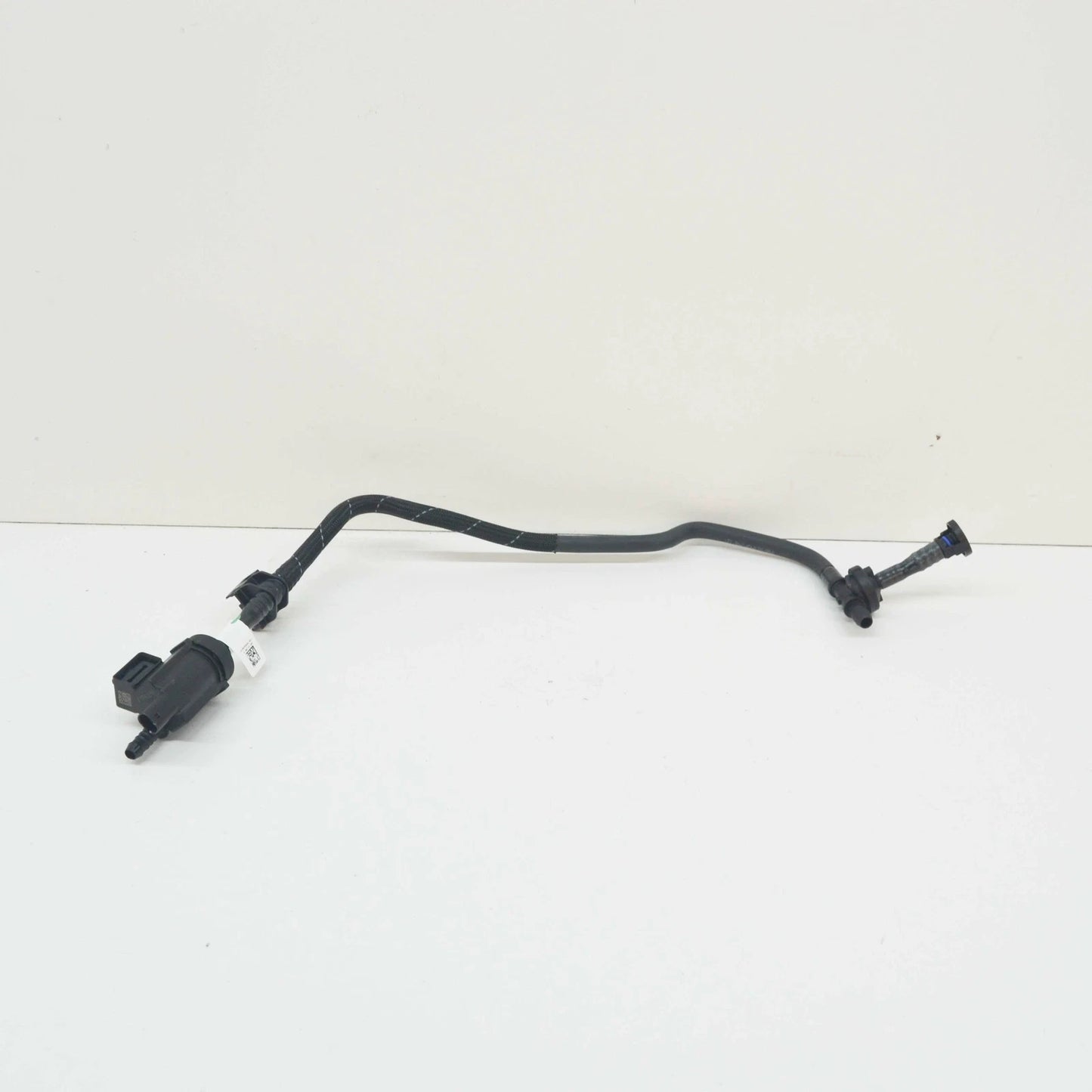 NEW AUDI A5 8W6 VACUUM SYSTEM CONNECTING TUBE WITH AKF VALVE 06M133240CG