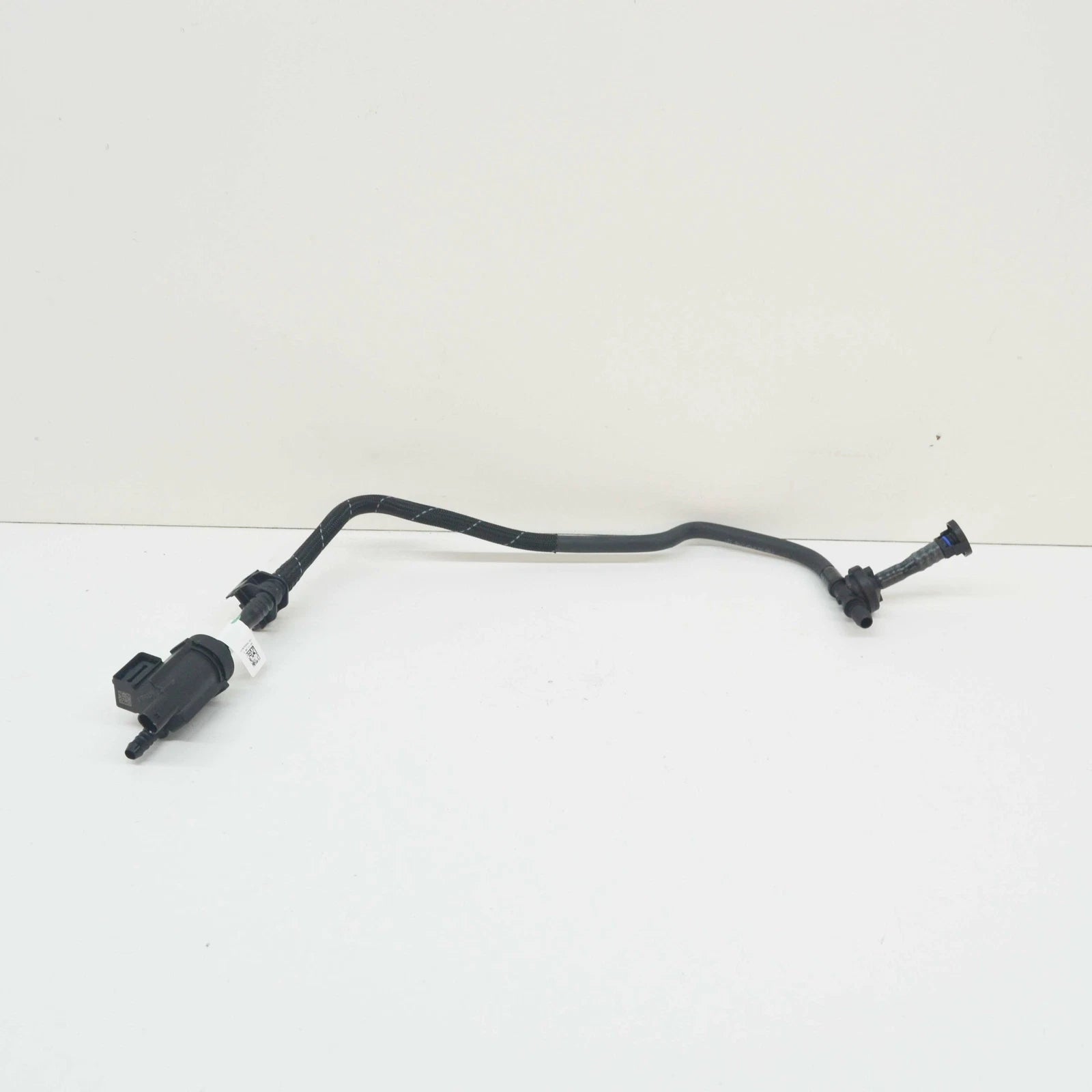 NEW AUDI A5 8W6 VACUUM SYSTEM CONNECTING TUBE WITH AKF VALVE 06M133240CG