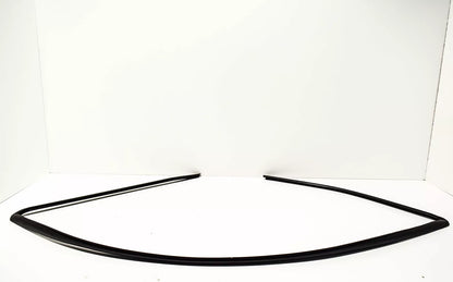 NEW BMW Z4 E85 FRONT WINDSCREEN SEAL RUBBER TRIM 51317017021