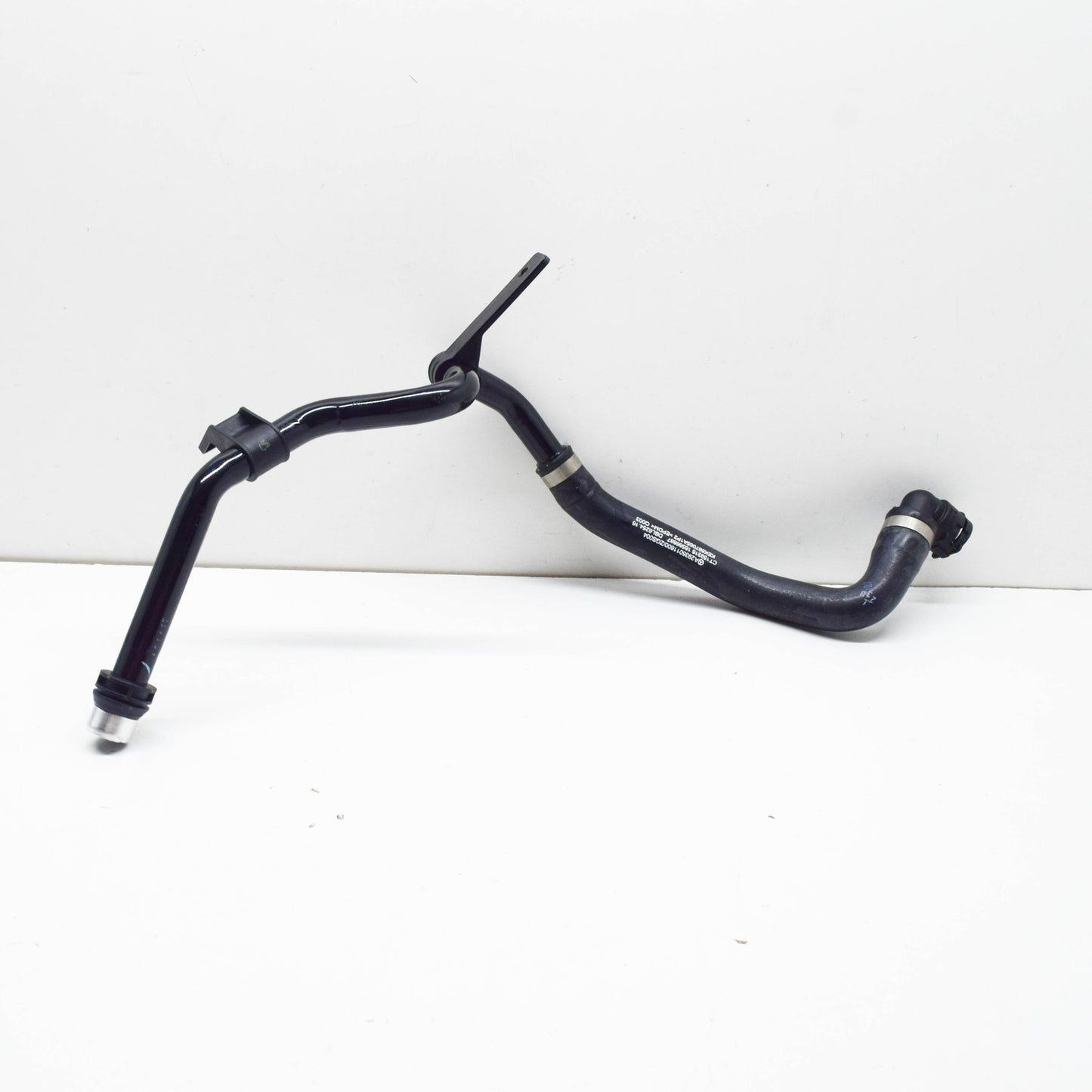 NEW MERCEDES-BENZ EQC COOLANT FILLING HOSE PIPE A2935011600 ORIGINAL