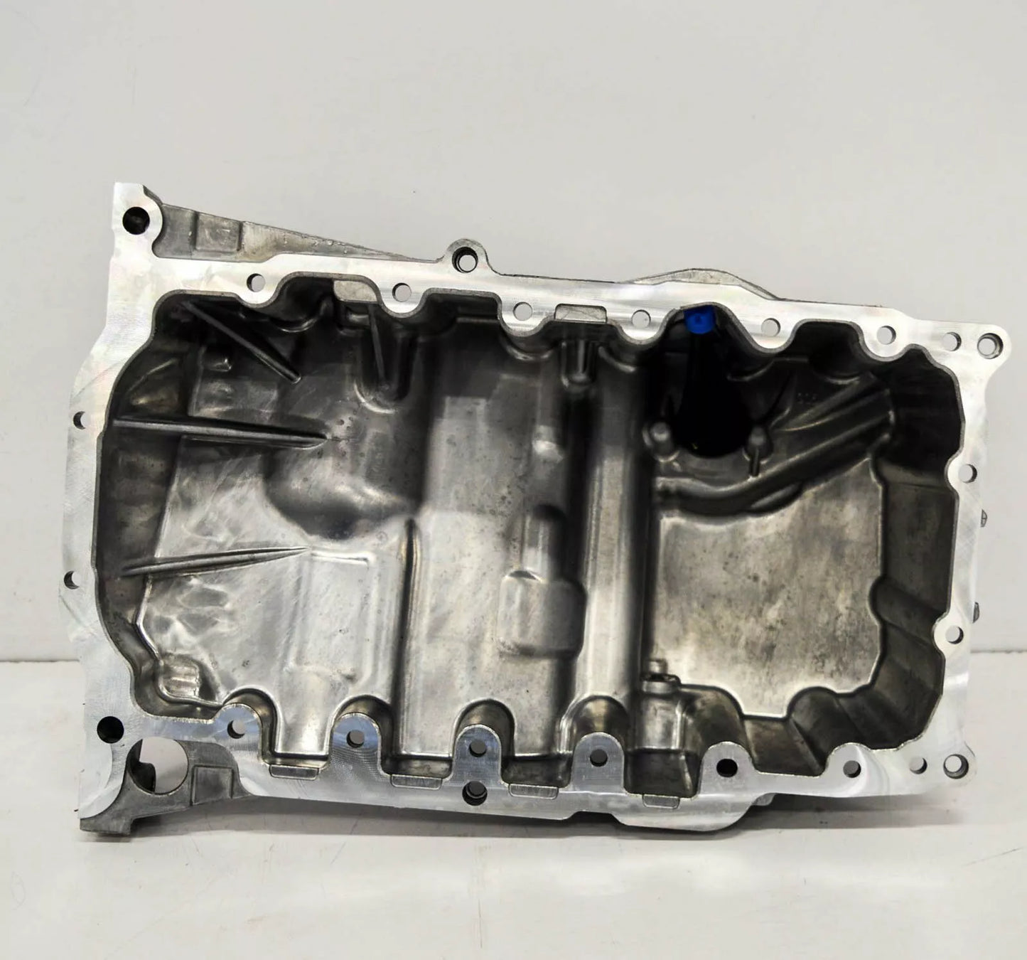 NEW AUDI A4 B9 OIL SUMP PAN 04L103601S 2.0 TDI DIESEL ORIGINAL