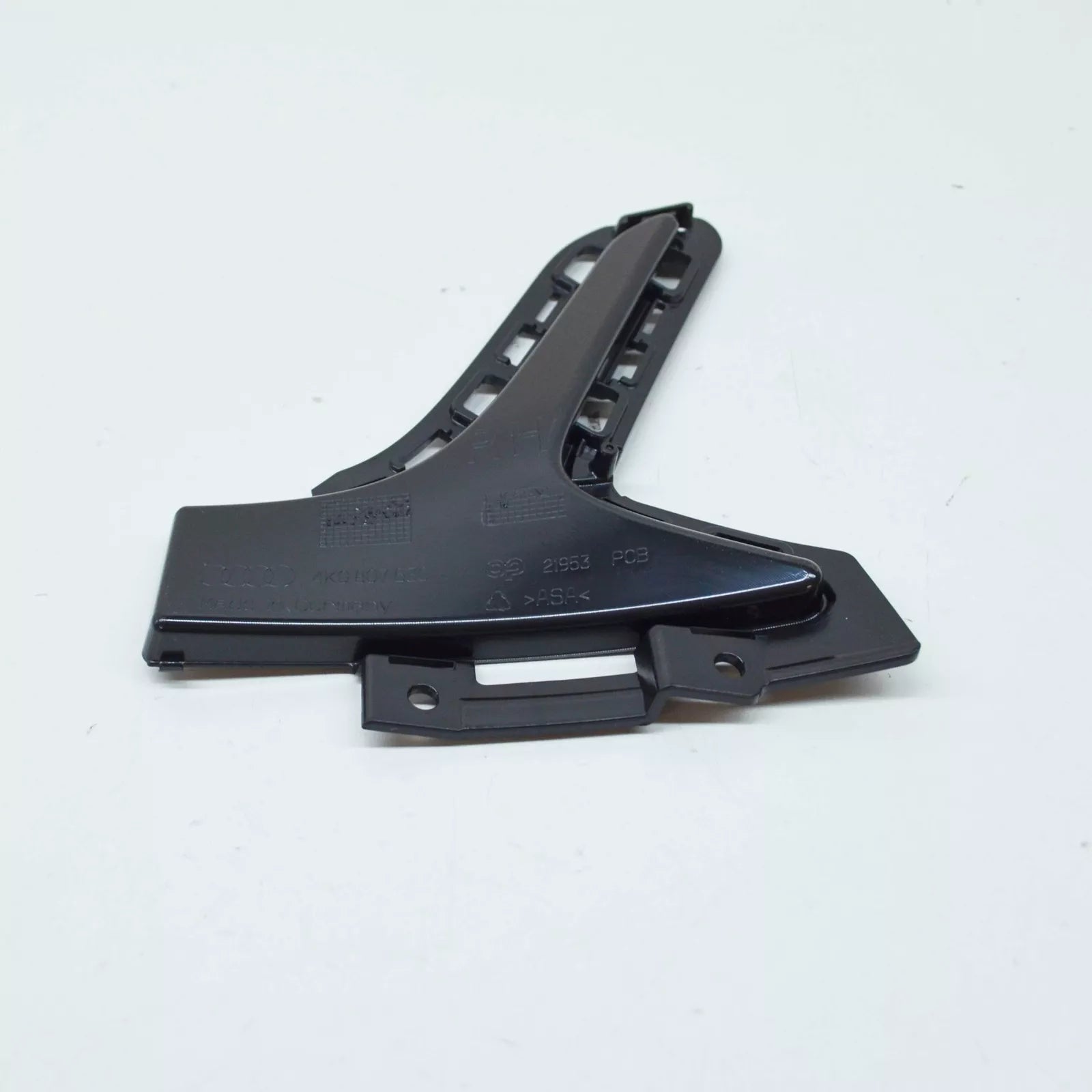 NEW AUDI A6 S6 C8 FRONT RIGHT LOWER BUMPER STRIKER PLATE 4K08076309B9 ORIGINAL