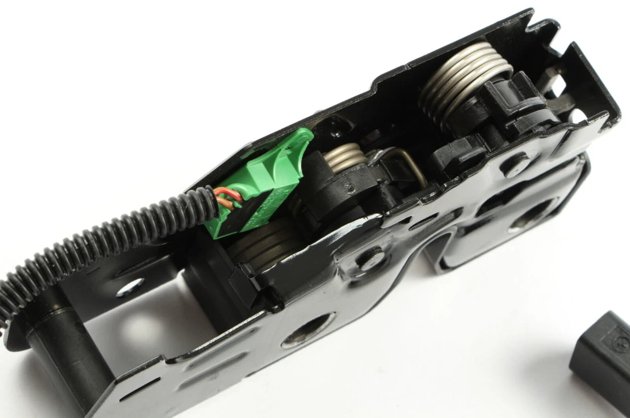 NEW VW AMAROK 2H, S1B FRONT LOWER BONNET LOCK 2H0823509B ORIGINAL