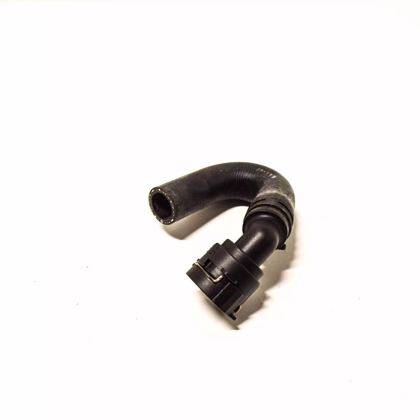 NEW AUDI Q7 4L COOLANT PIPE HOSE 7L6122157D 2015