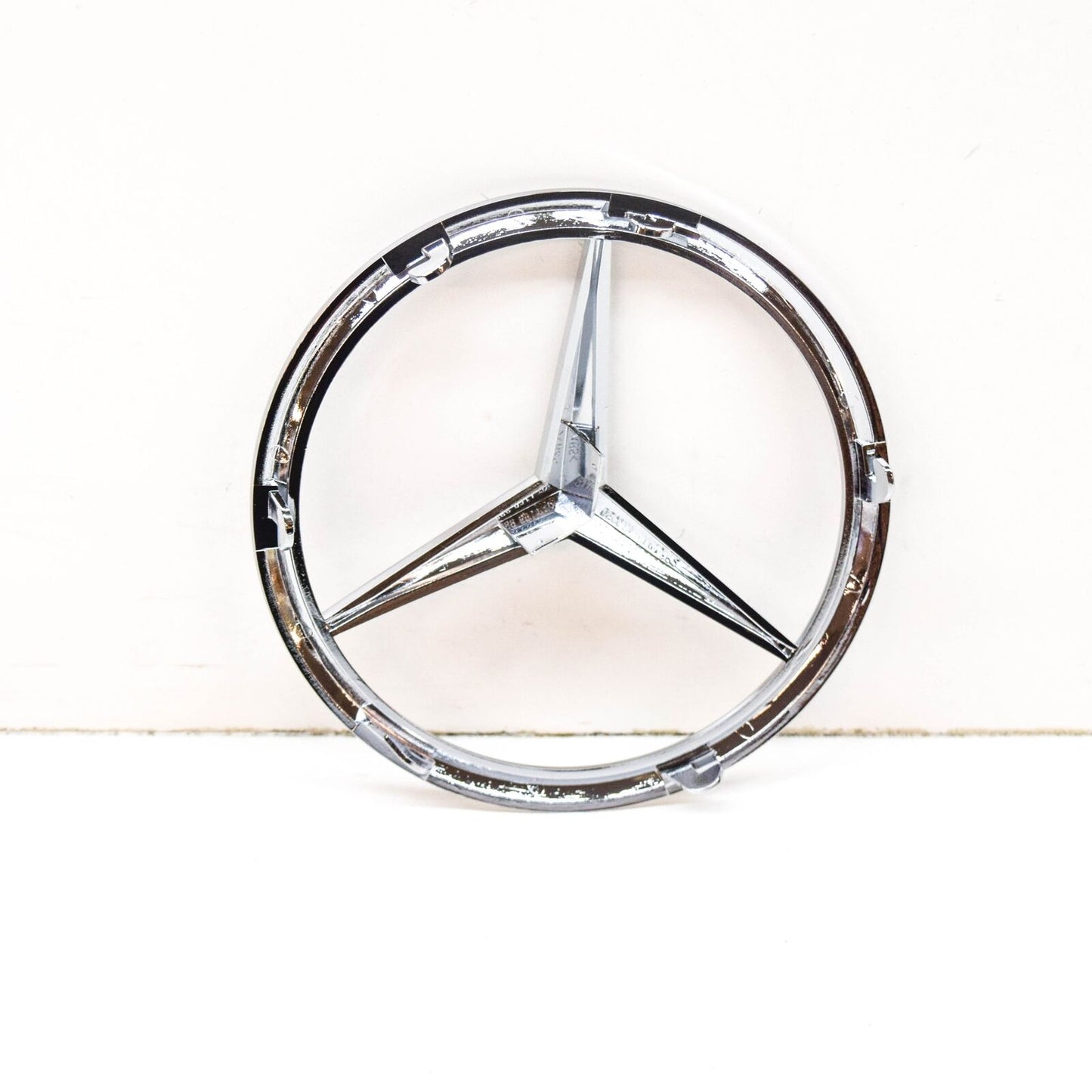 NEW MERCEDES-BENZ A W169 FRONT MERCEDES STAR A1698880186 ORIGINAL