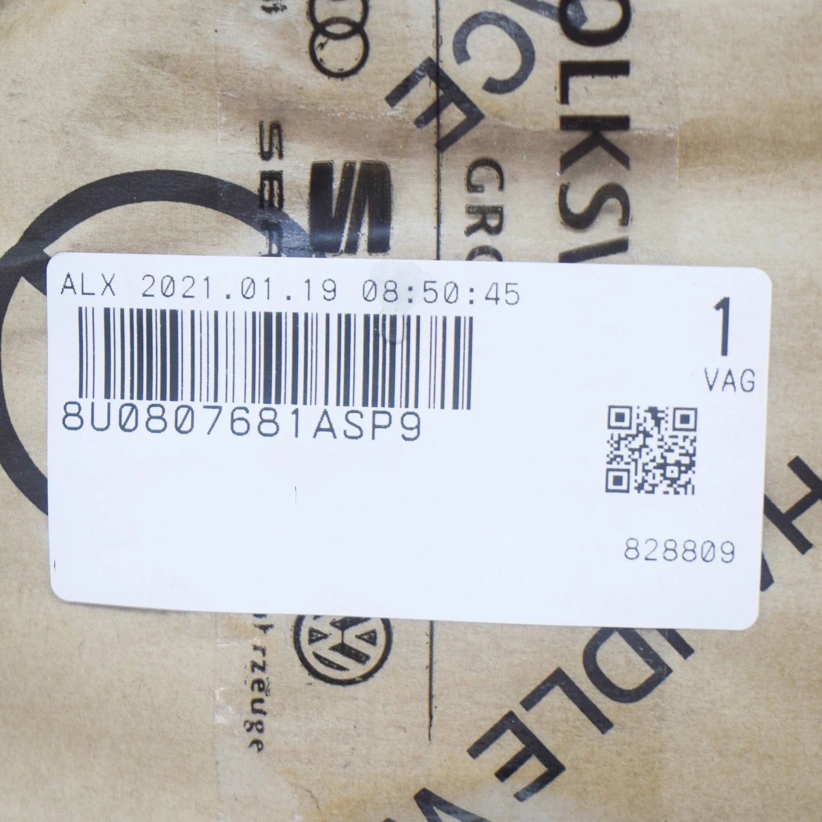 NEW AUDI Q3 8U FRONT BUMPER LEFT FOG LIGHT GRILLE 8U0807681ASP9