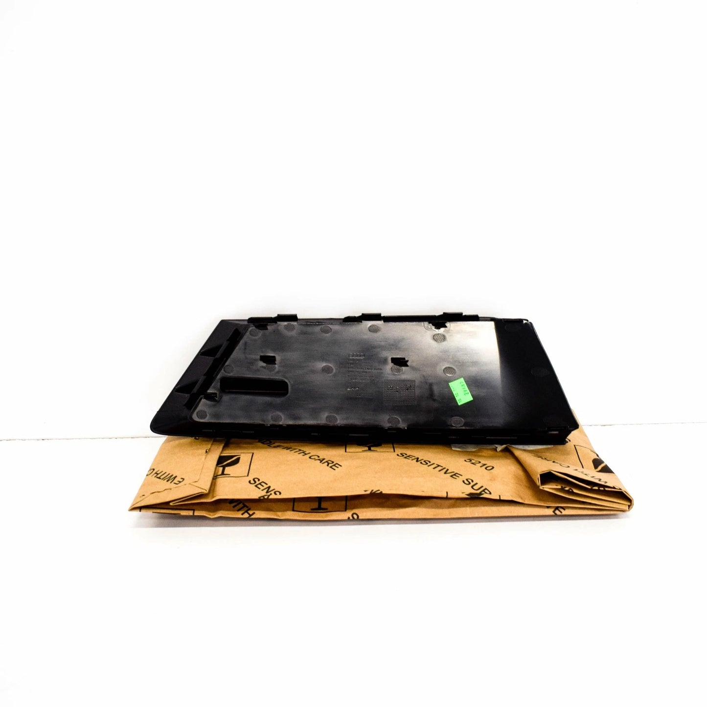 NEW AUDI A4 B9 FRONT BUMPER RIGHT GRILLE 8W0807682RRU6 2017