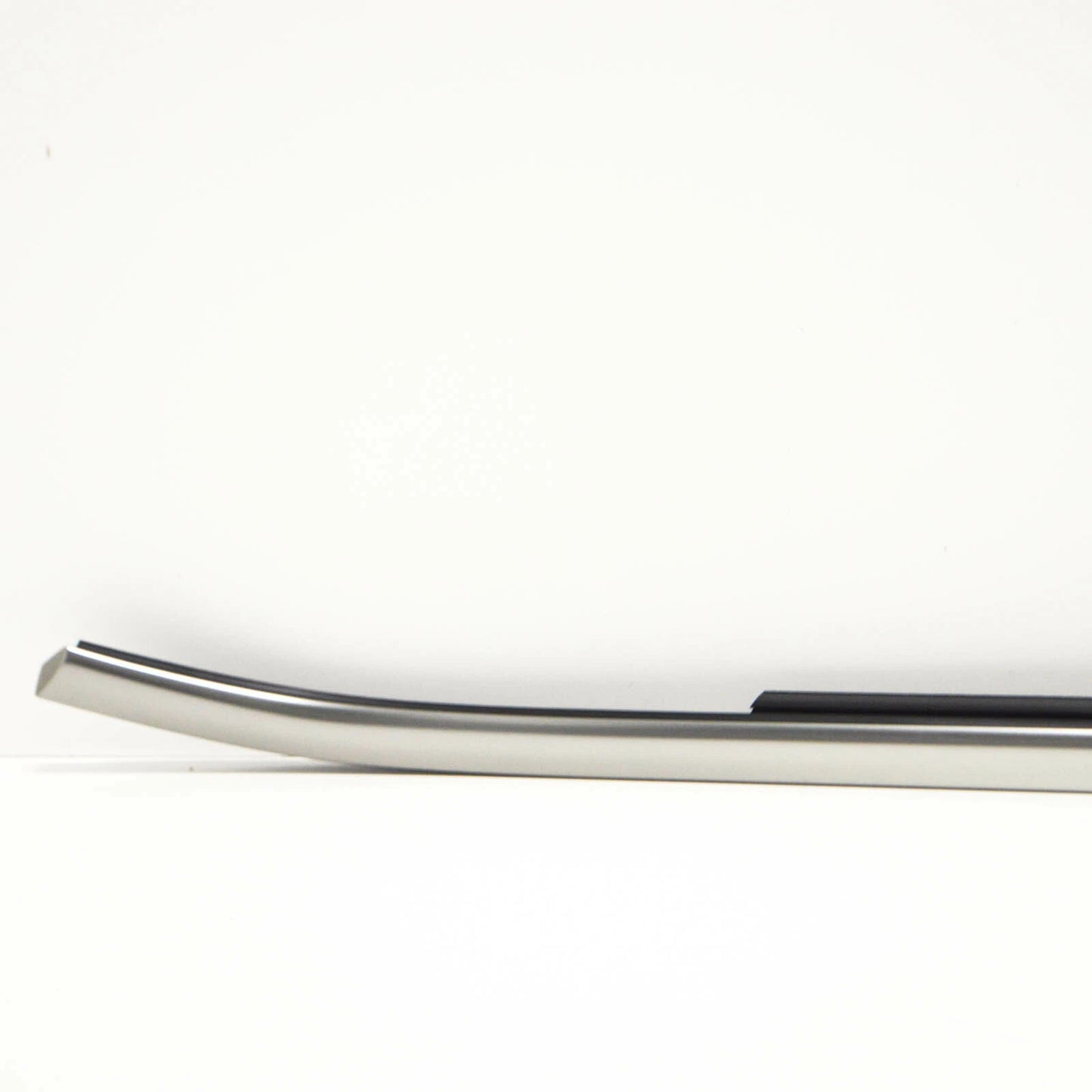 NEW BMW X6 F16 FRONT LEFT DOOR EXTERIOR CHANNEL COVER 51337377899 ORIGINAL