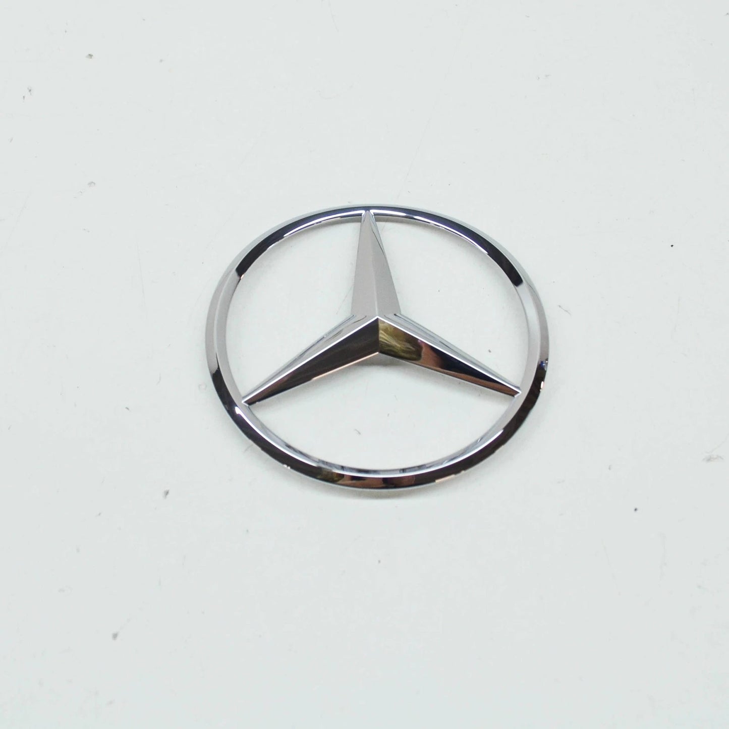 NEW MERCEDES BENZ E W212 REAR TRUNK LID EMBLEM BADGE A2138170116 ORIGINAL