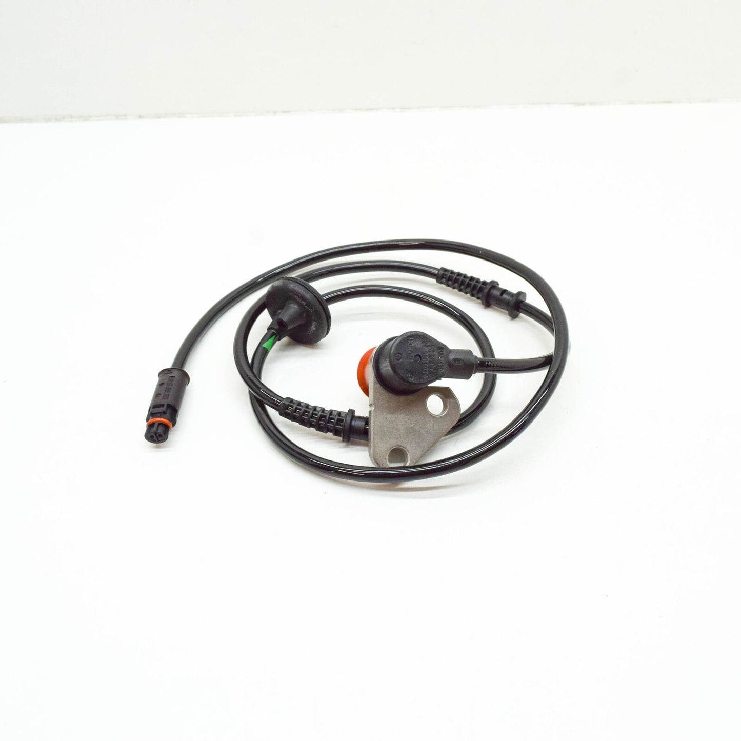 NEW MERCEDES-BENZ C W202 FRONT LEFT SPEED SENSOR SENDER UNIT A2025401717