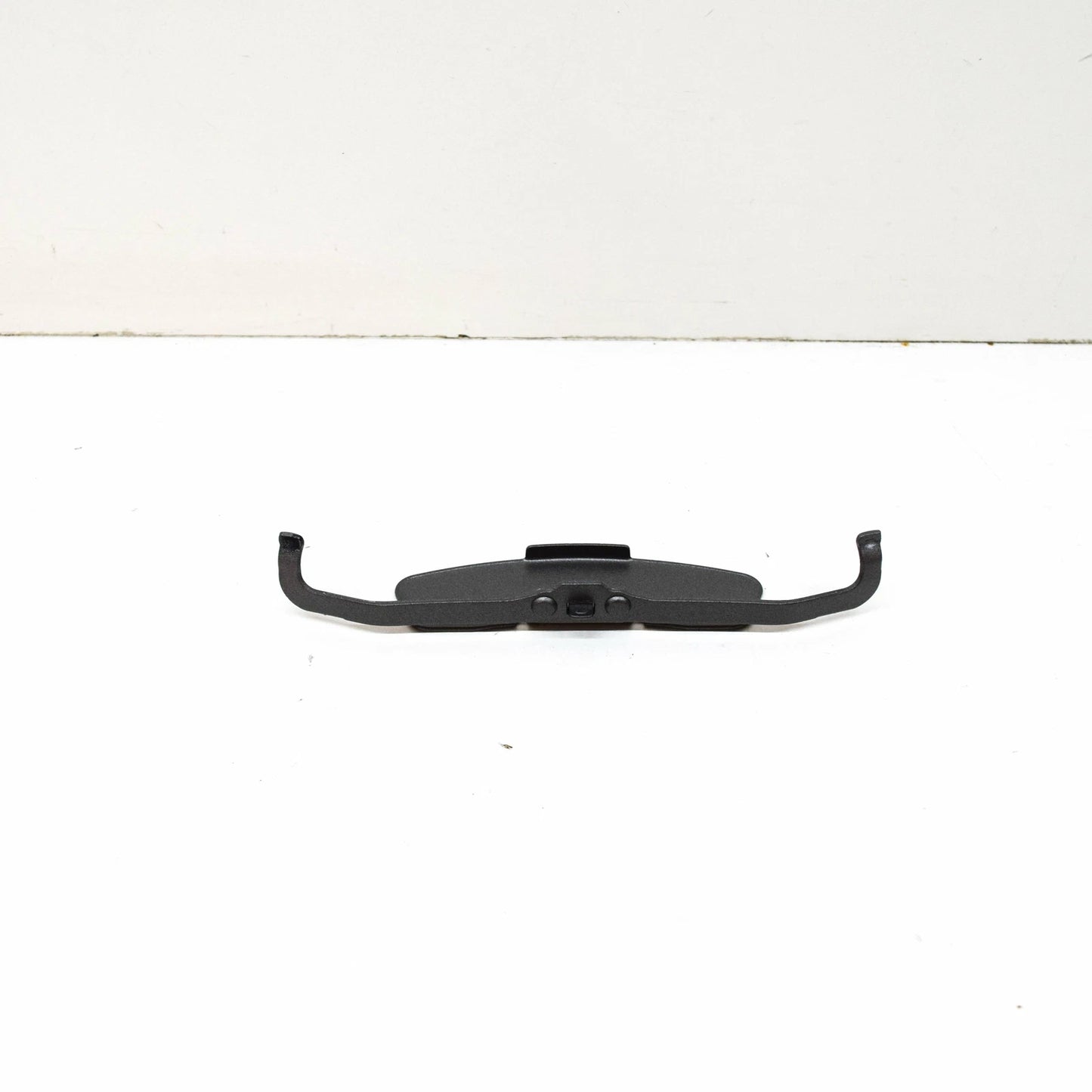 NEW AUDI A3 S3 8P FRONT BRAKE CALIPER RETAINER SPRING 8P0615269