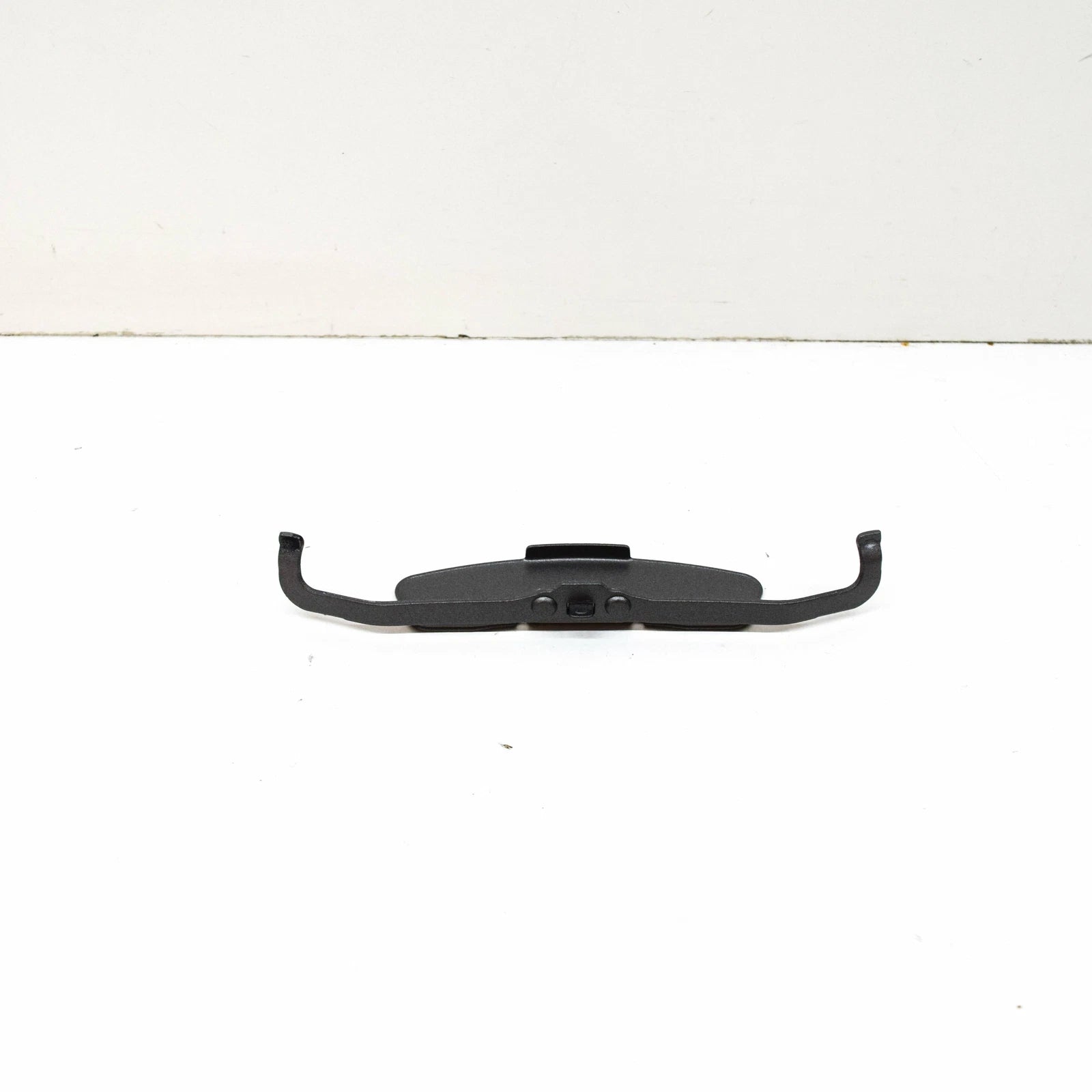 NEW AUDI A3 S3 8P FRONT BRAKE CALIPER RETAINER SPRING 8P0615269