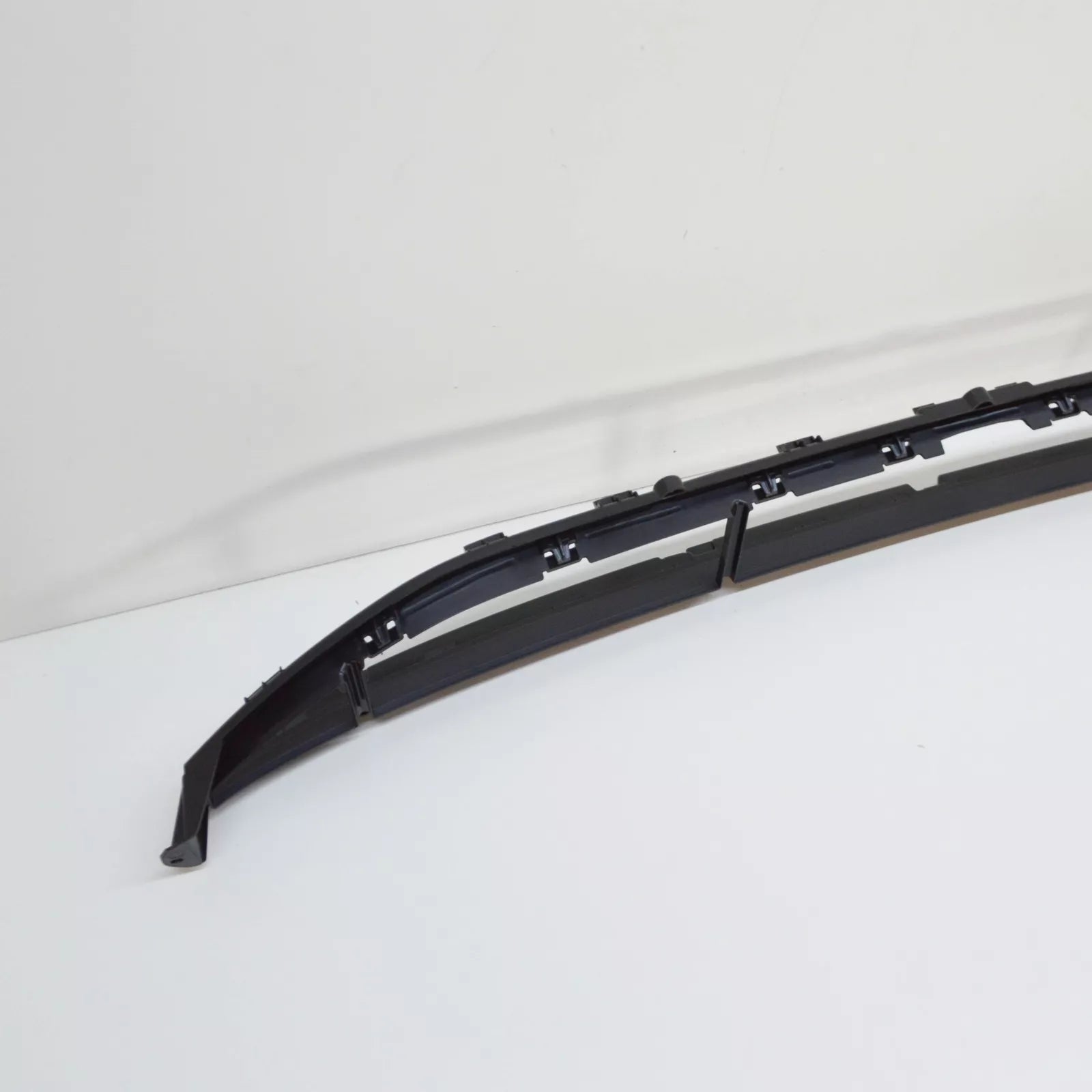 NEW AUDI E-TRON SPORTBACK GEA FRONT BUMPER CENTER LOWER GRILLE 4KE8076479B9