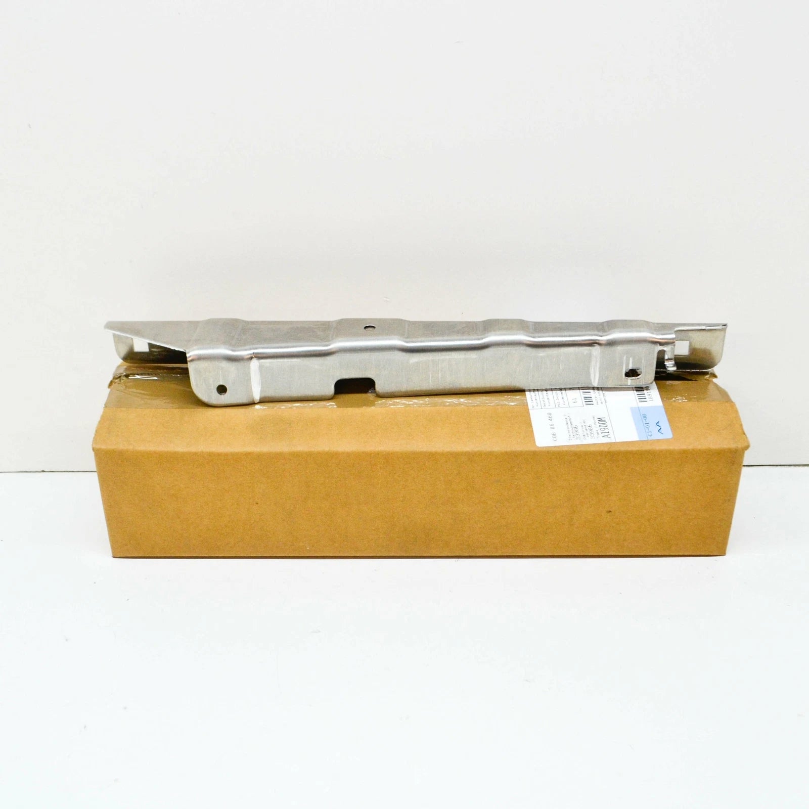 NEW BMW X5 G05 LEFT UNDERFLOOR PANELLING BRACKET 51717453070 ORIGINAL