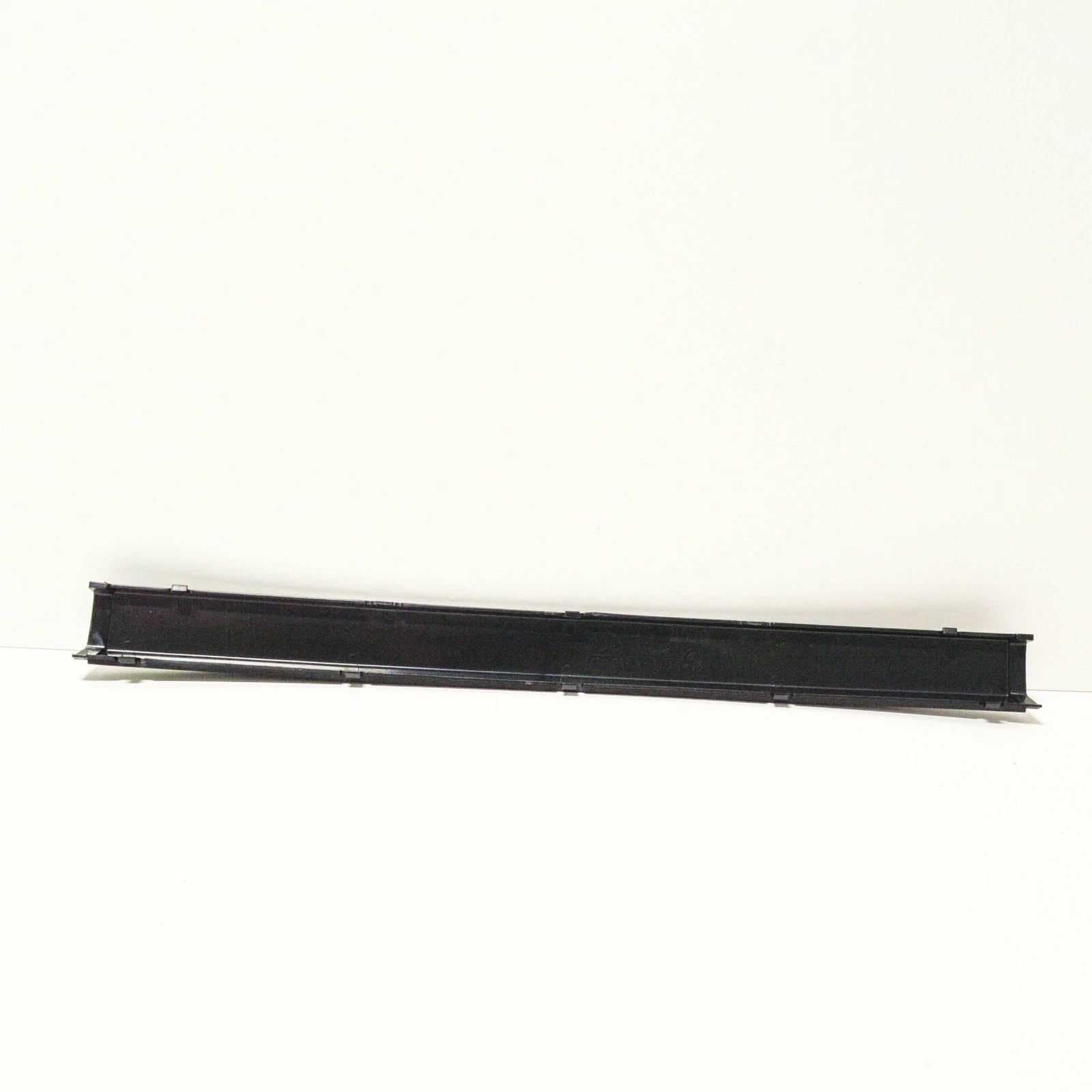 NEW BMW E38 SEDAN NUMBER PLATE STRIP 8150492 51118150492 ORIGINAL