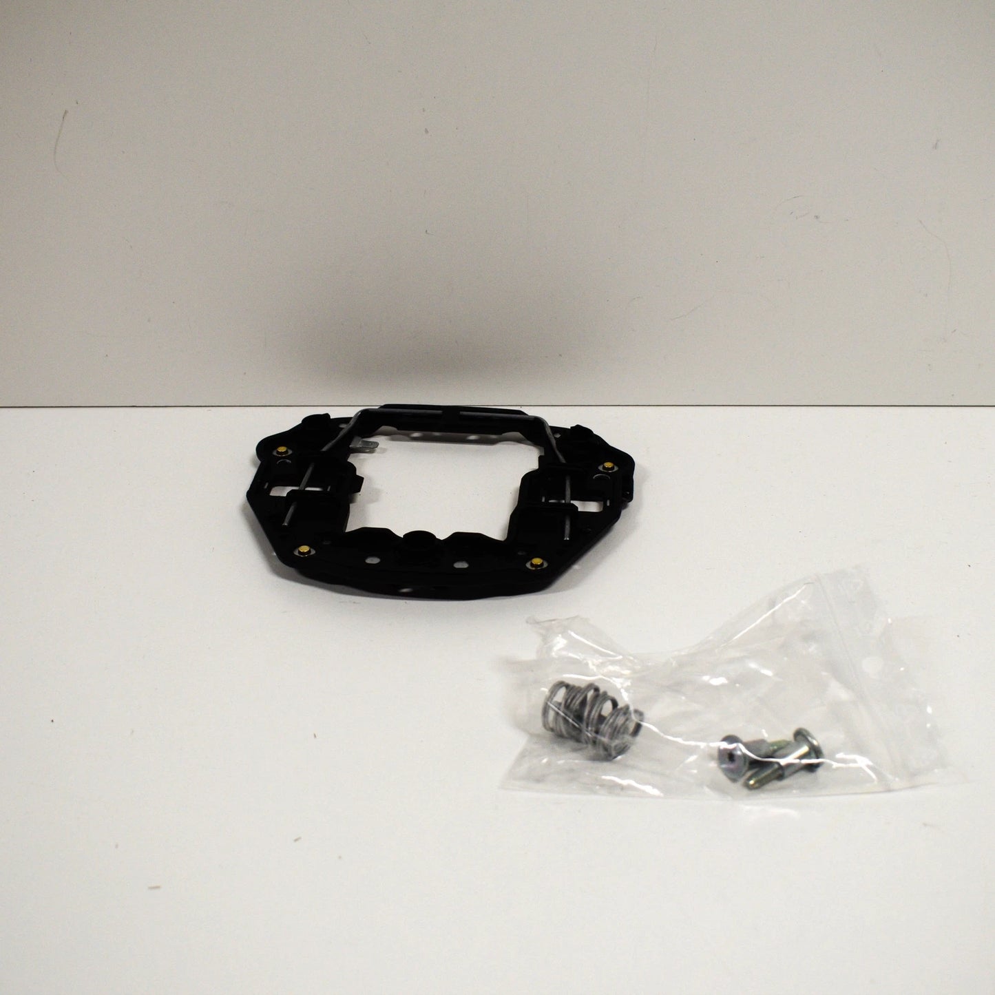 NEW BMW 5 G30 STEERING WHEEL HORN CONTACT PLATE 32306884004 ORIGINAL