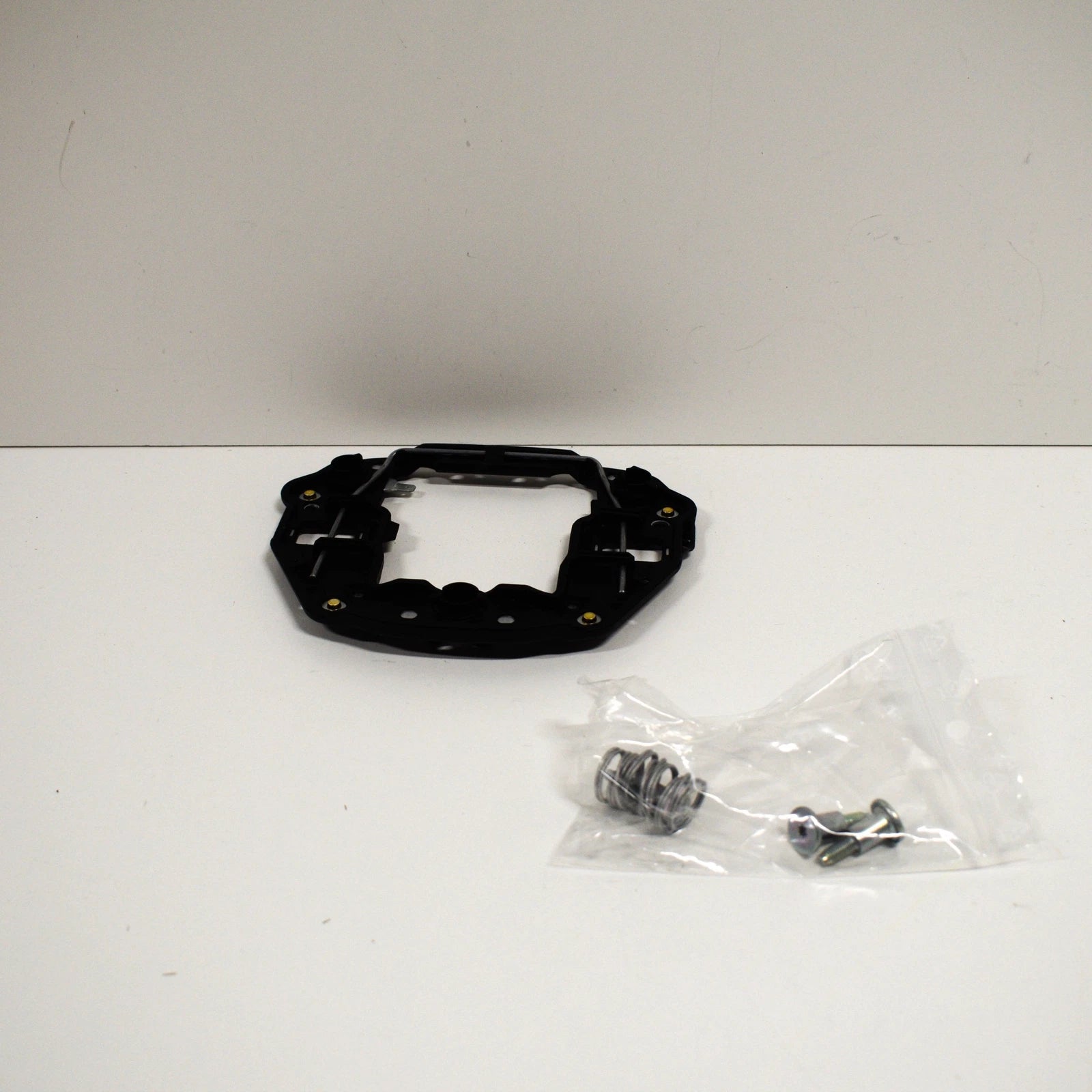 NEW BMW 5 G30 STEERING WHEEL HORN CONTACT PLATE 32306884004 ORIGINAL