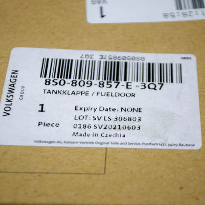 NEW AUDI TT FV MK3 REAR FUEL TANK FILLER DOOR 8S0809857E3Q7 ORIGINAL