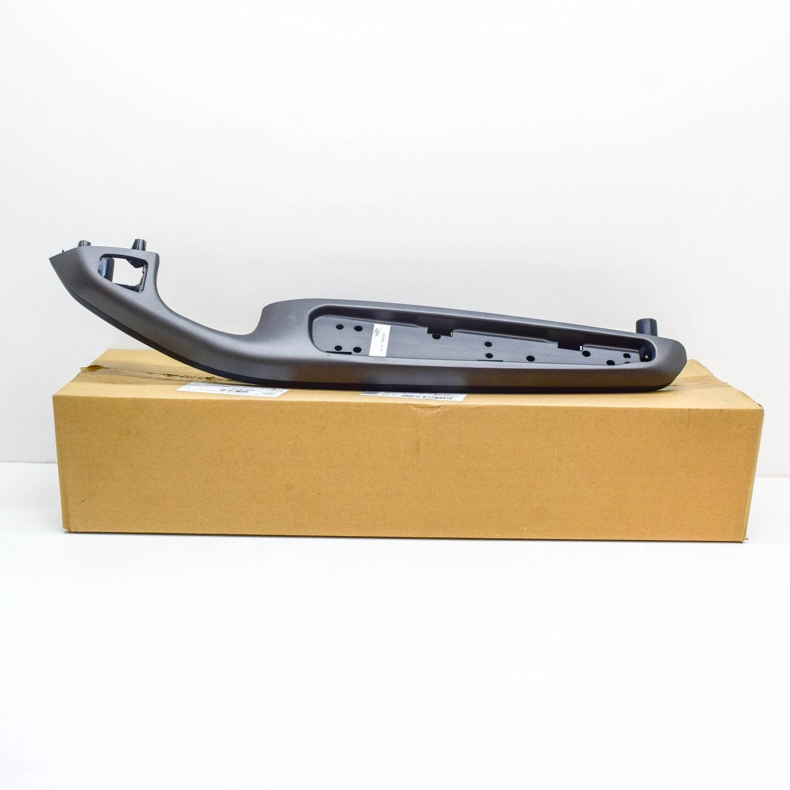 NEW BMW 3 E46 FRONT RIGHT TITAN DOOR ARMREST 7904356 51417904356 ORIGINAL