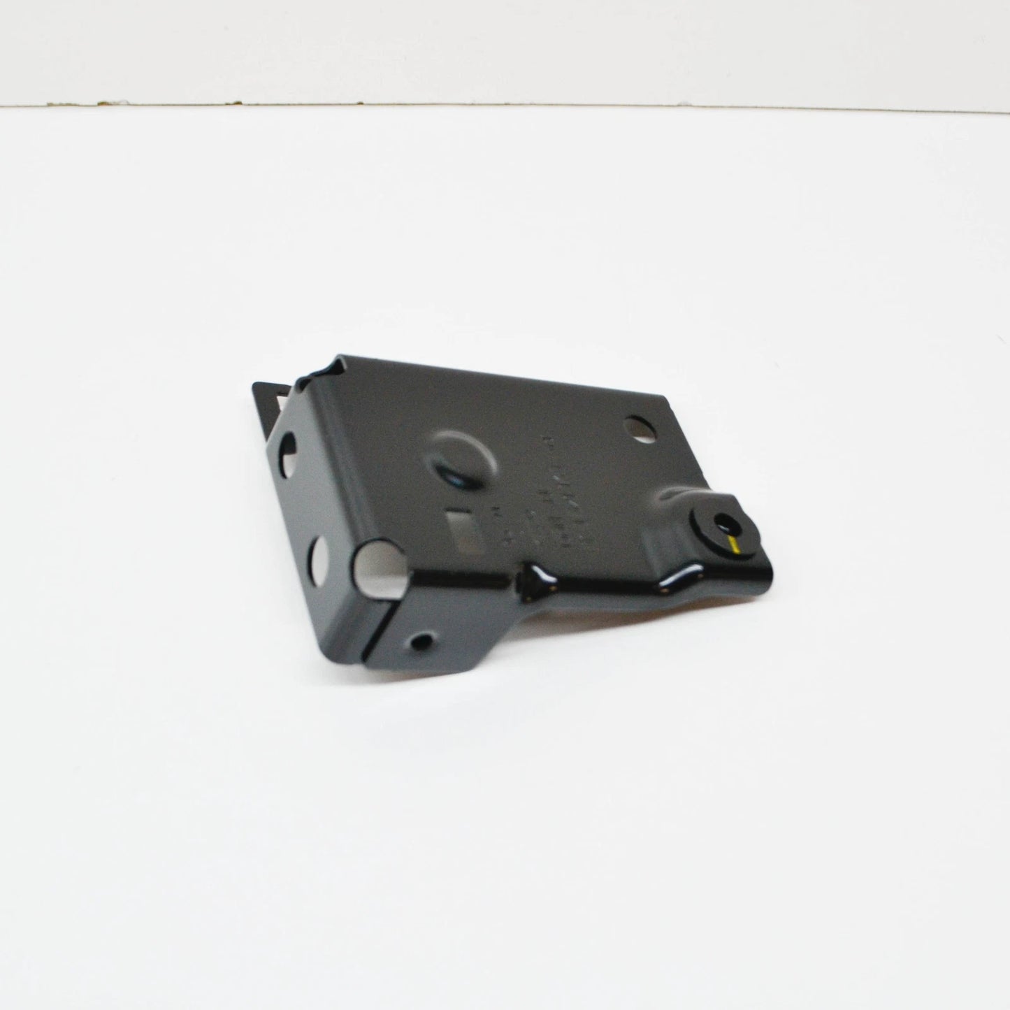 NEW AUDI TT FV FRONT RIGHT FENDER CENTRE UPPER BRACKET 8S0821168 ORIGINAL