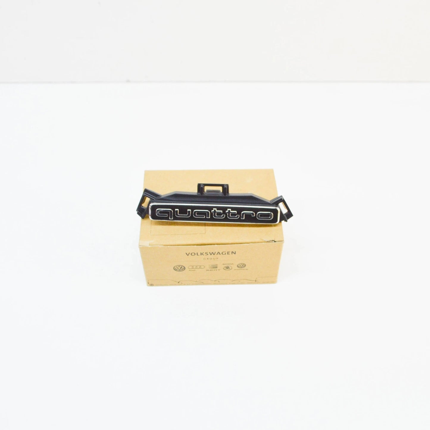 NEW AUDI Q3 F3 FRONT BUMPER RADIATOR GRILLE BADGE 83F8537369B9 ORIGINAL