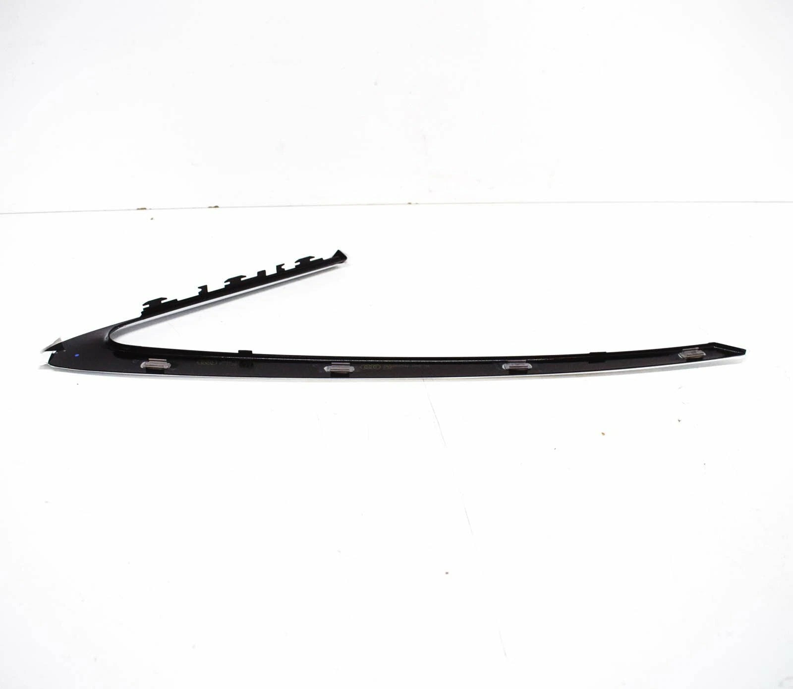 NEW AUDI A4 B9 RIGHT QUARTER PANEL REVEAL MOLDING 8W5853346AT94 ORIGINAL