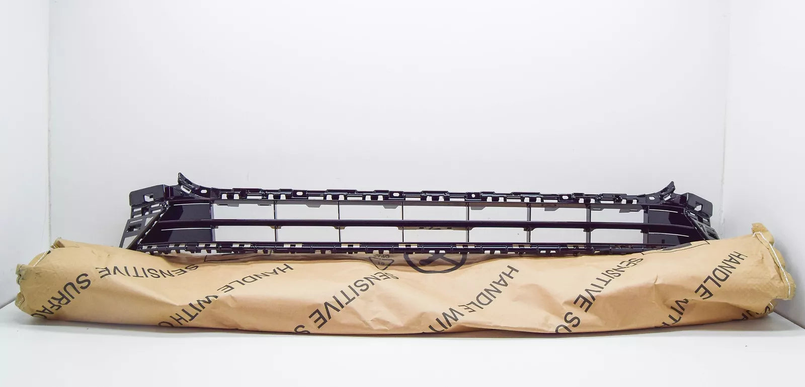 NEW VW ARTEON 3H FRONT LOWER CENTER BUMPER GRILLE 3G8853677A041 ORIGINAL