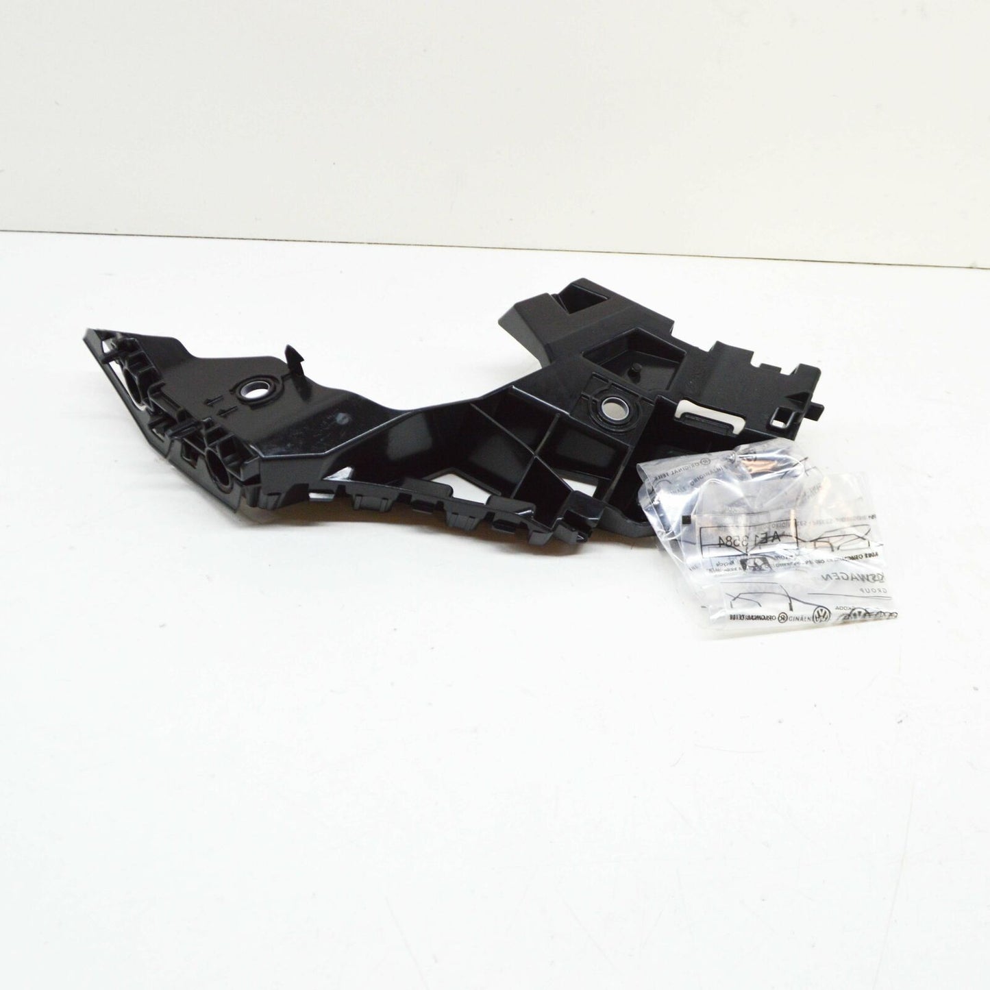 NEW VOLKSWAGEN GOLF MK8 CD1 FRONT RIGHT BUMPER BRACKET 5H0807050D ORIGINAL