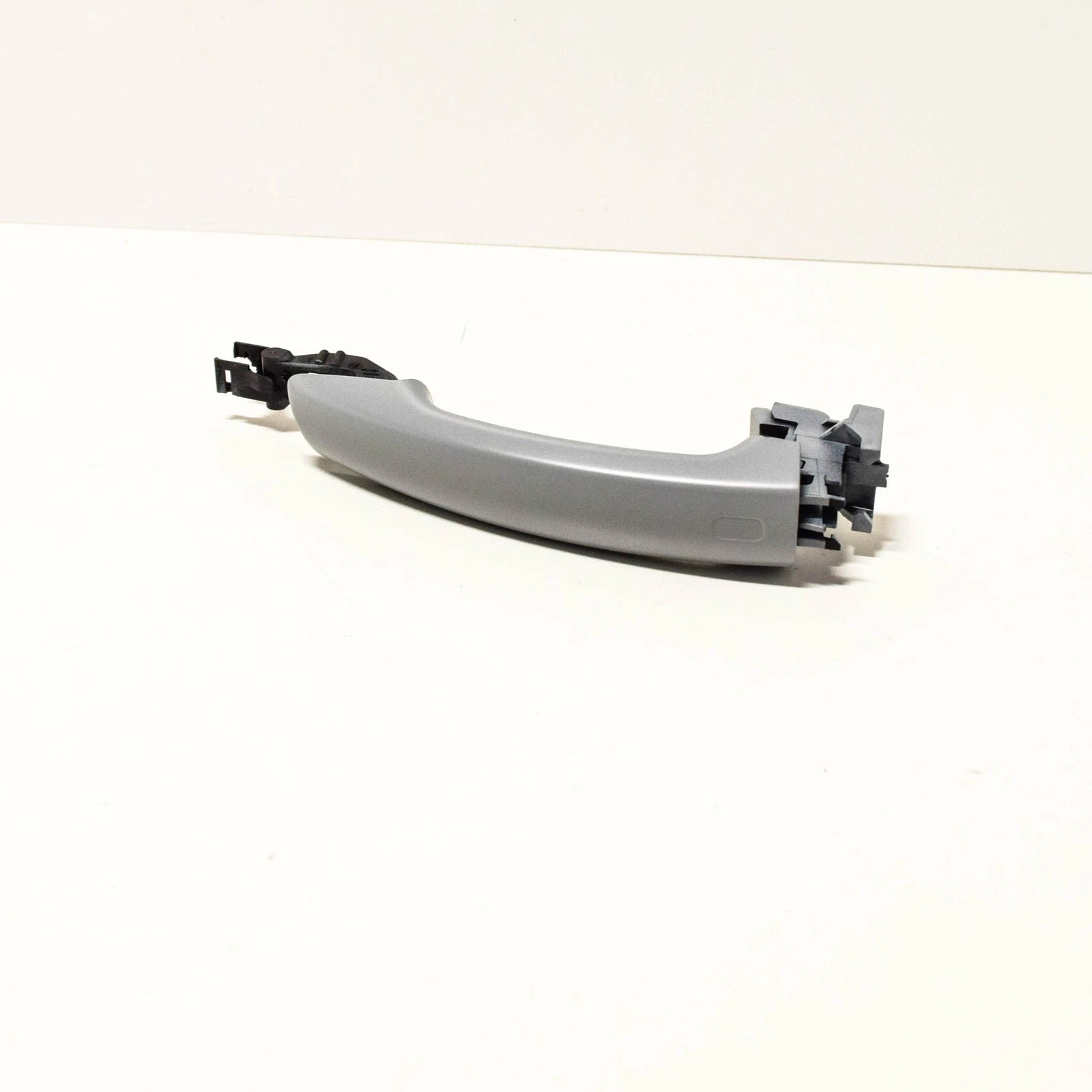 NEW AUDI A3 8PA FRONT LEFT SIDE EXTERIOR DOOR HANDLE 8V0837205 GRU
