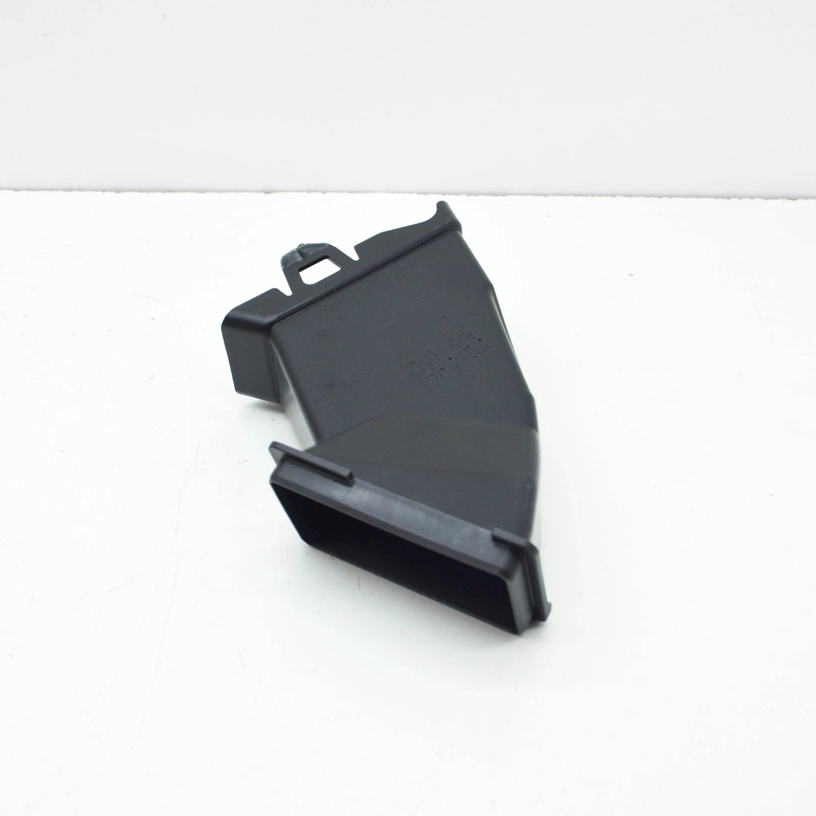 NEW BMW 5 G30 RIGHT BOTTOM WATER DRAIN CHANNEL 61667357248 ORIGINAL