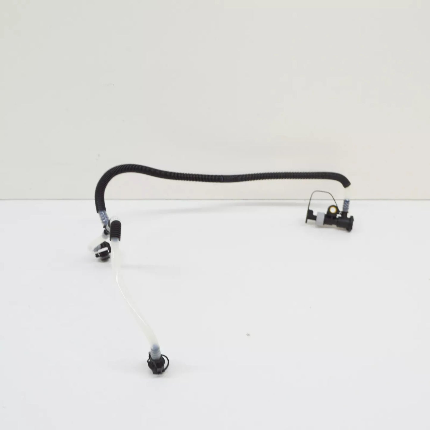 NEW MERCEDES-BENZ E W210 FUEL PIPE A6130702132